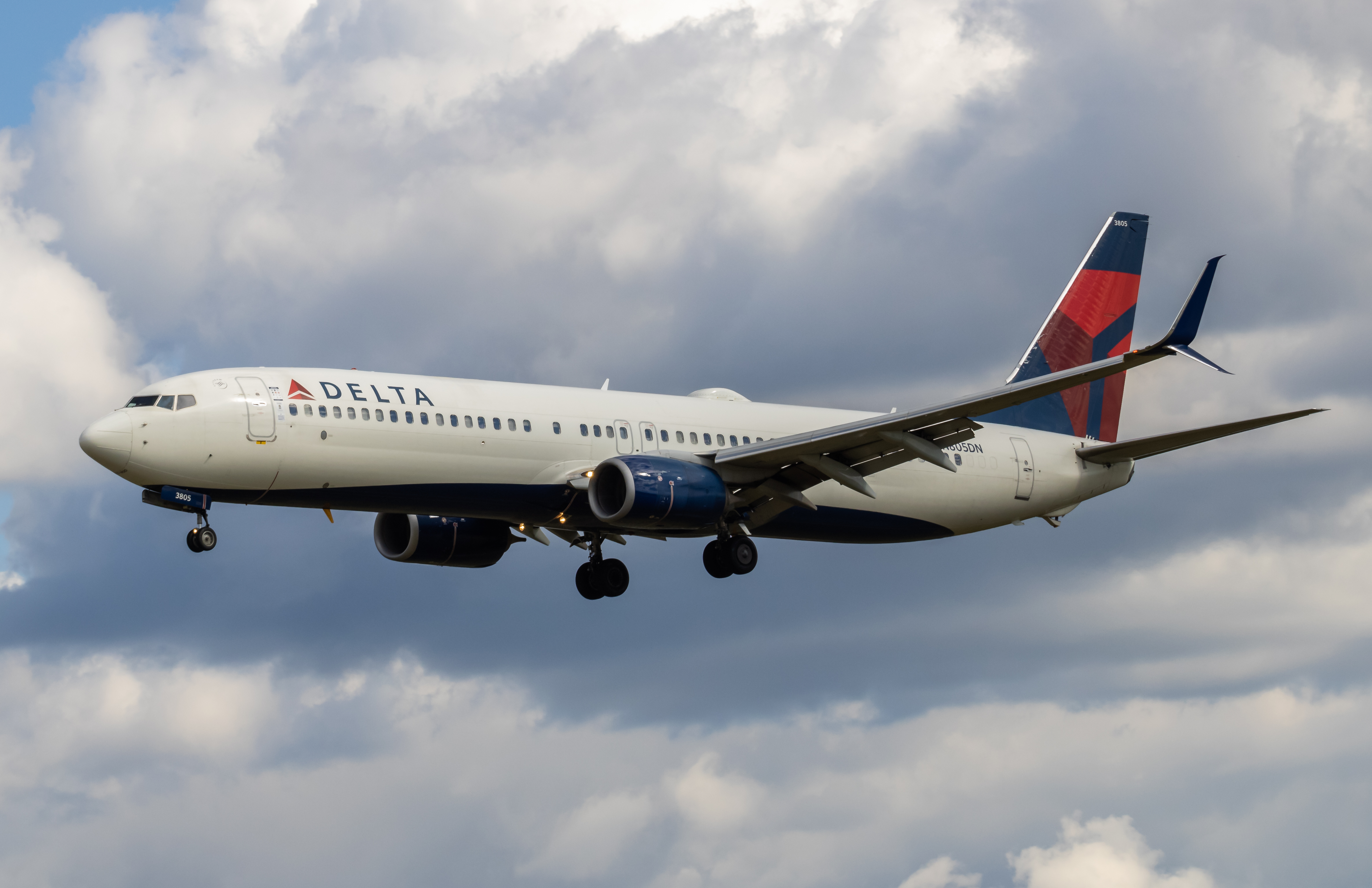Full size: Delta Airlines Boeing 737-900ER N805DN at Baltimore/Washington International Thurgood Marshall Airport