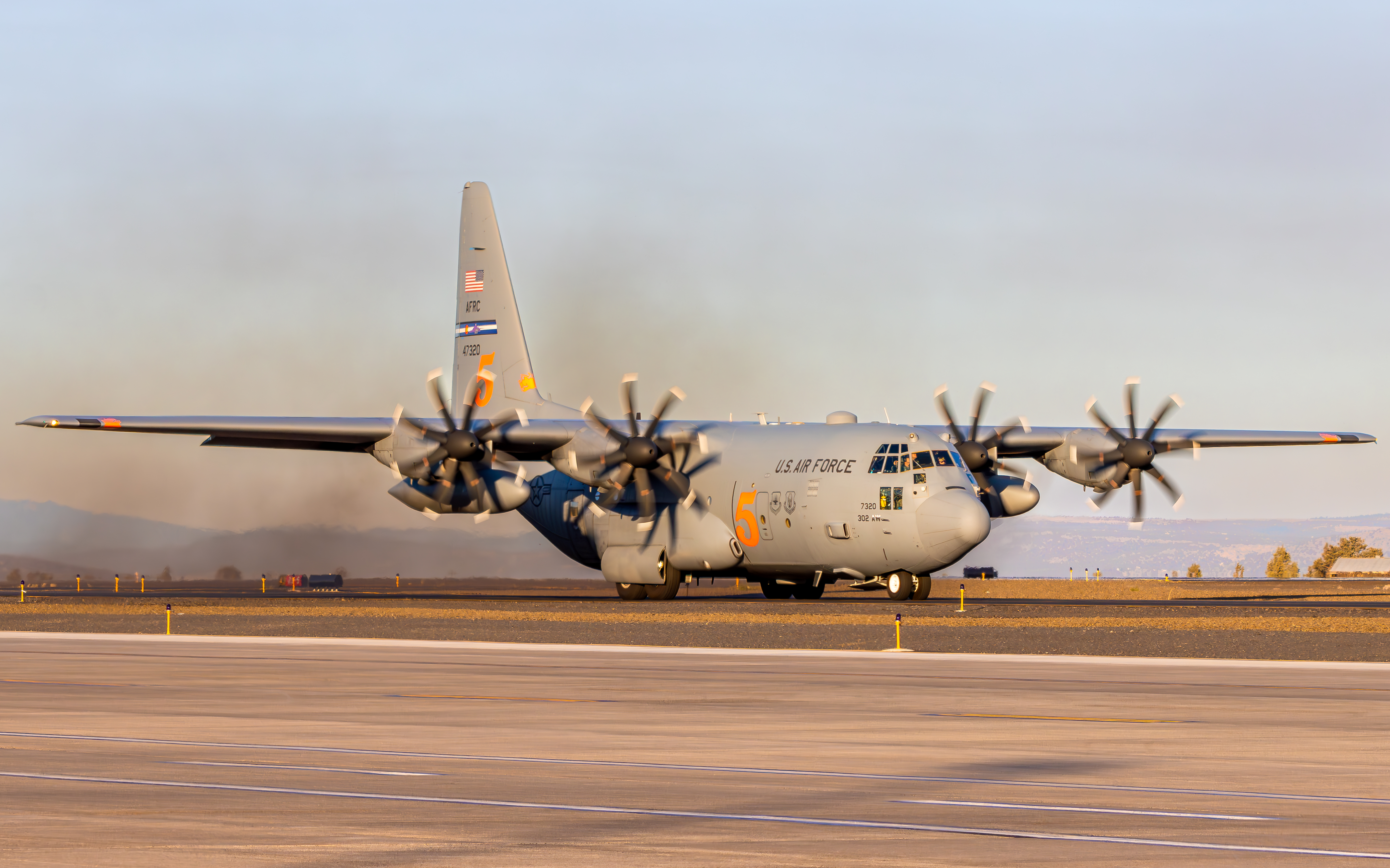 Full size: USAF - United States Air Force Lockheed C-130H Hercules 94-7320 at Roberts Field Airport