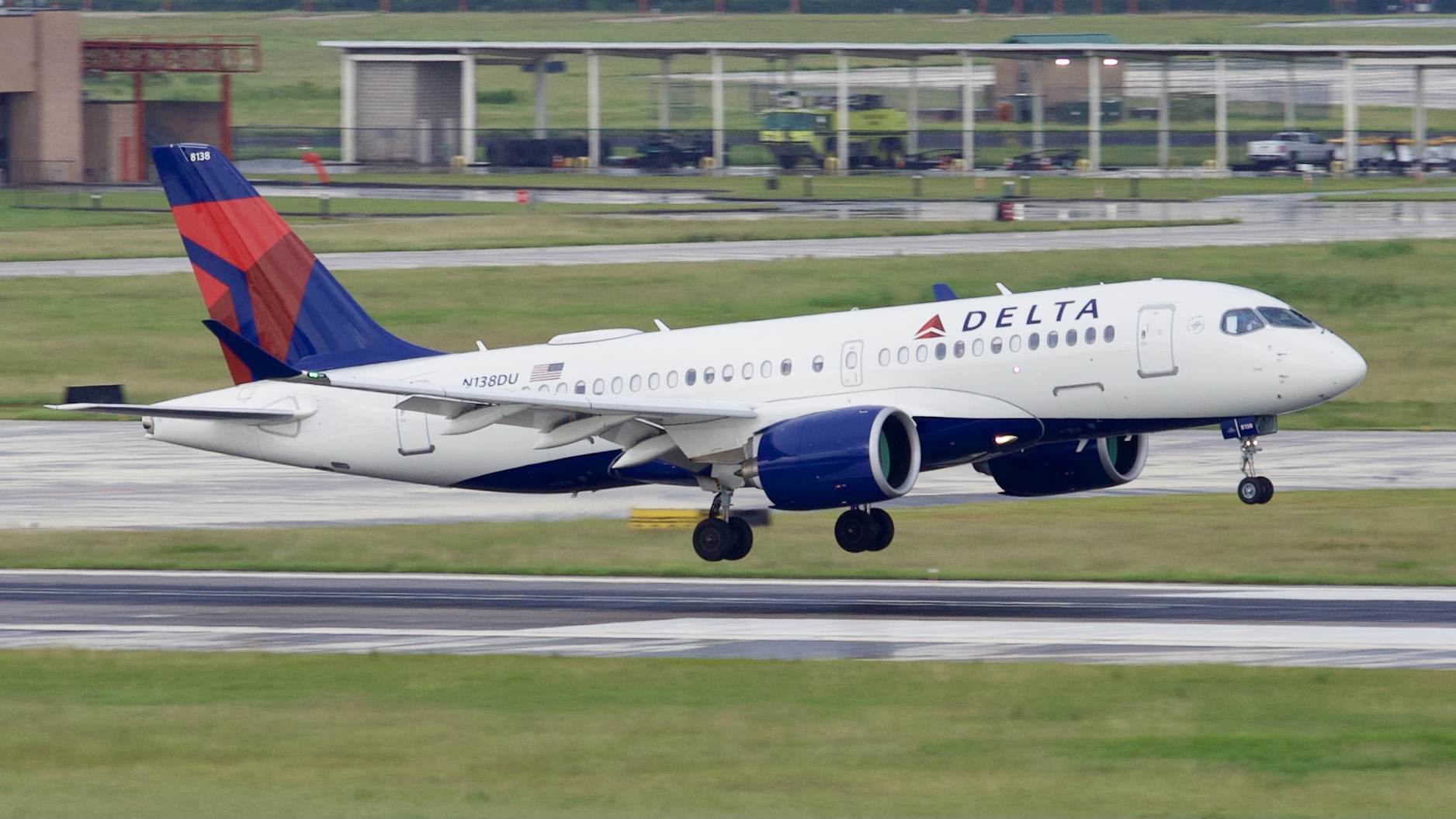Full size: Delta Airlines Airbus A220-100 N138DU at Houston-George Bush Intercontinental Airport