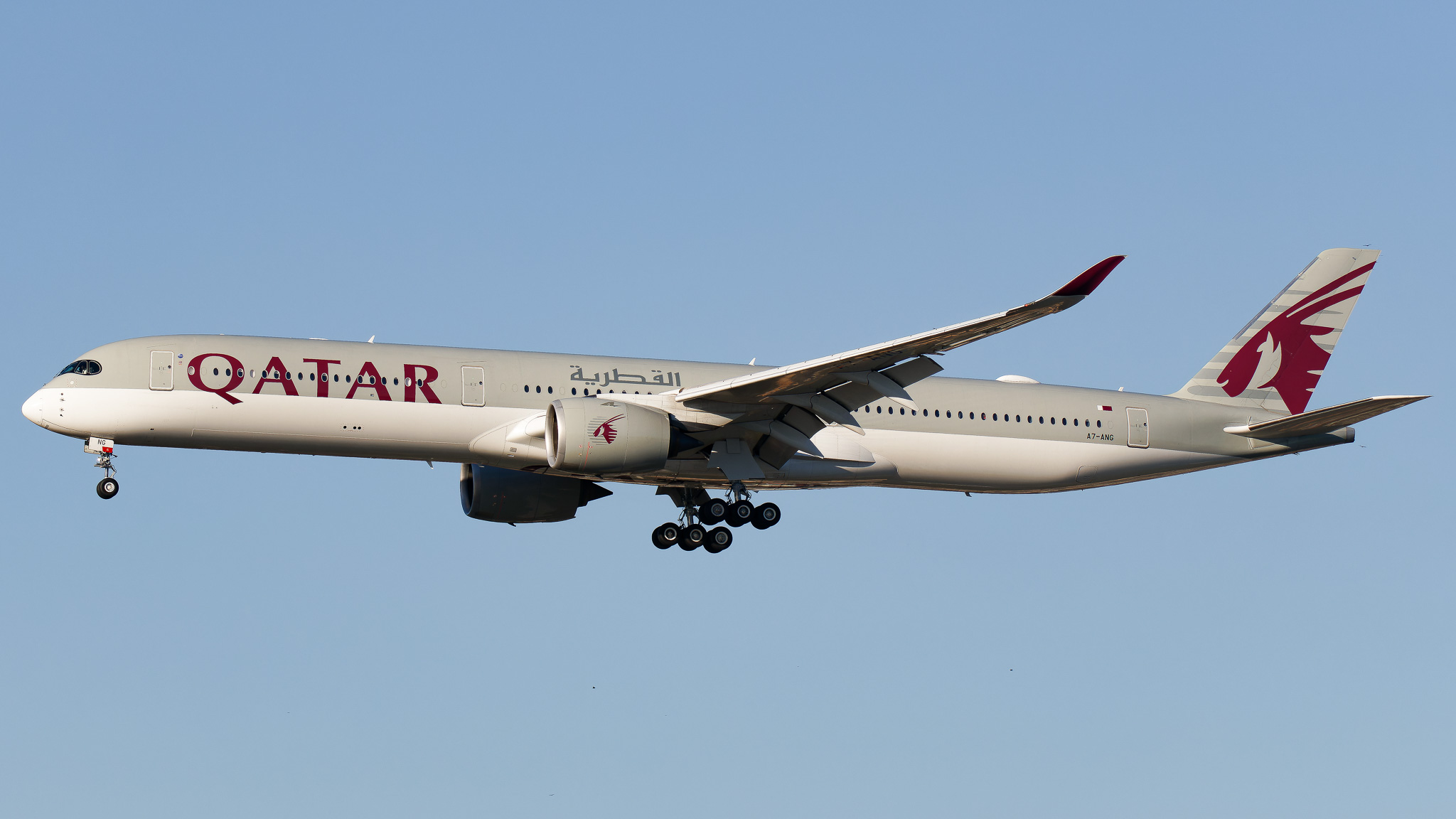 Full size: Qatar Airways Airbus A350-1000 A7-ANG at Miami International Airport