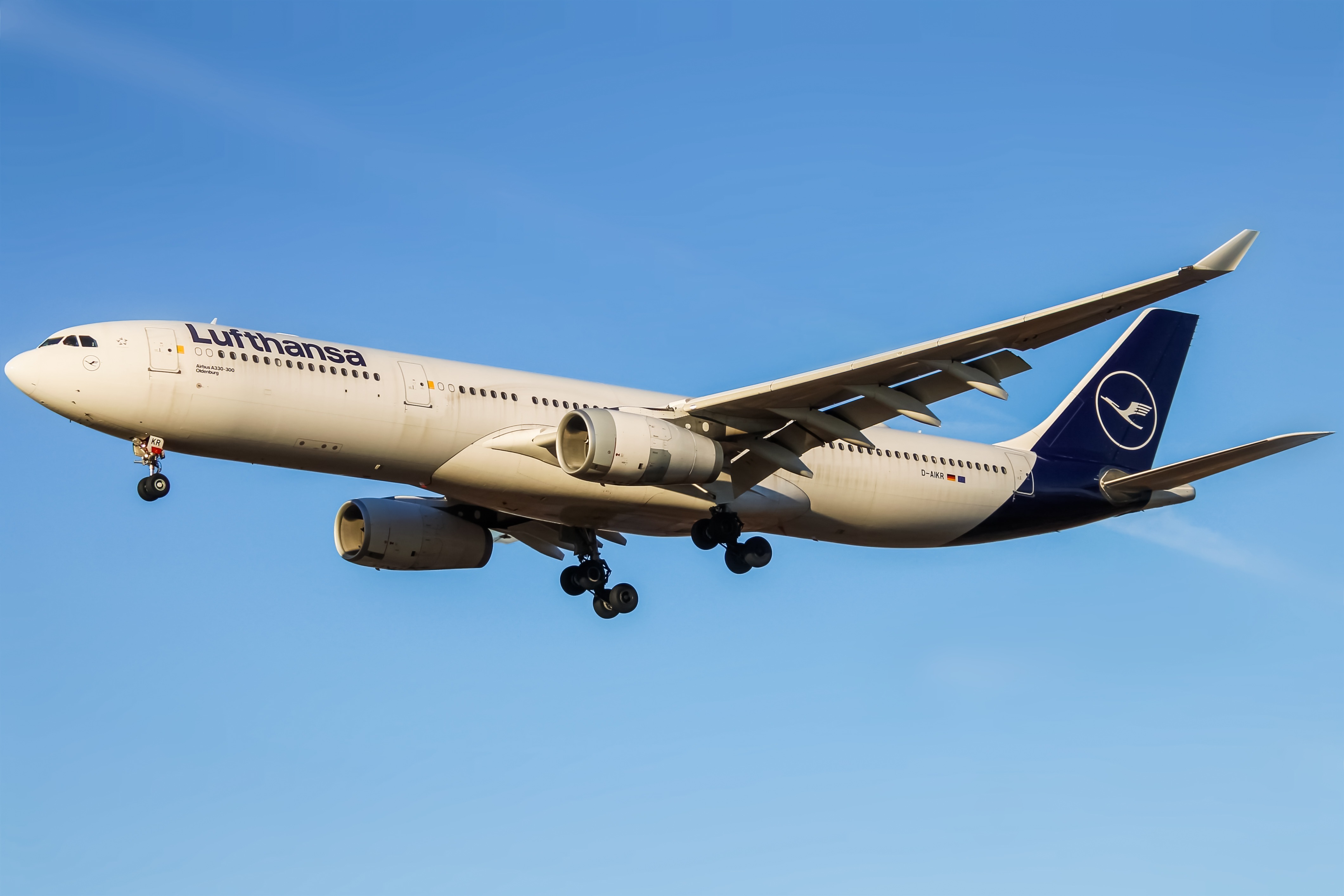 Full size: Lufthansa Airbus A330-300 D-AIKR at Philadelphia International Airport