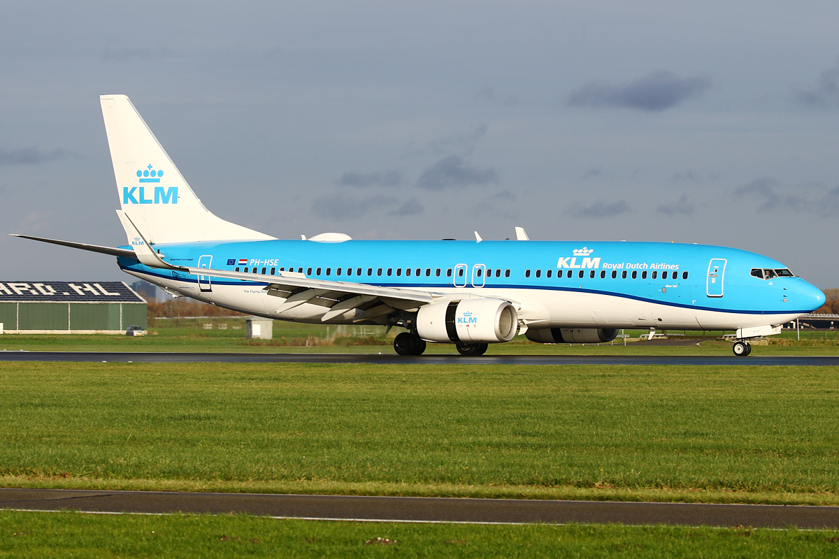 Full size: KLM Royal Dutch Airlines Boeing 737-800 PH-HSE at Amsterdam Schiphol Airport