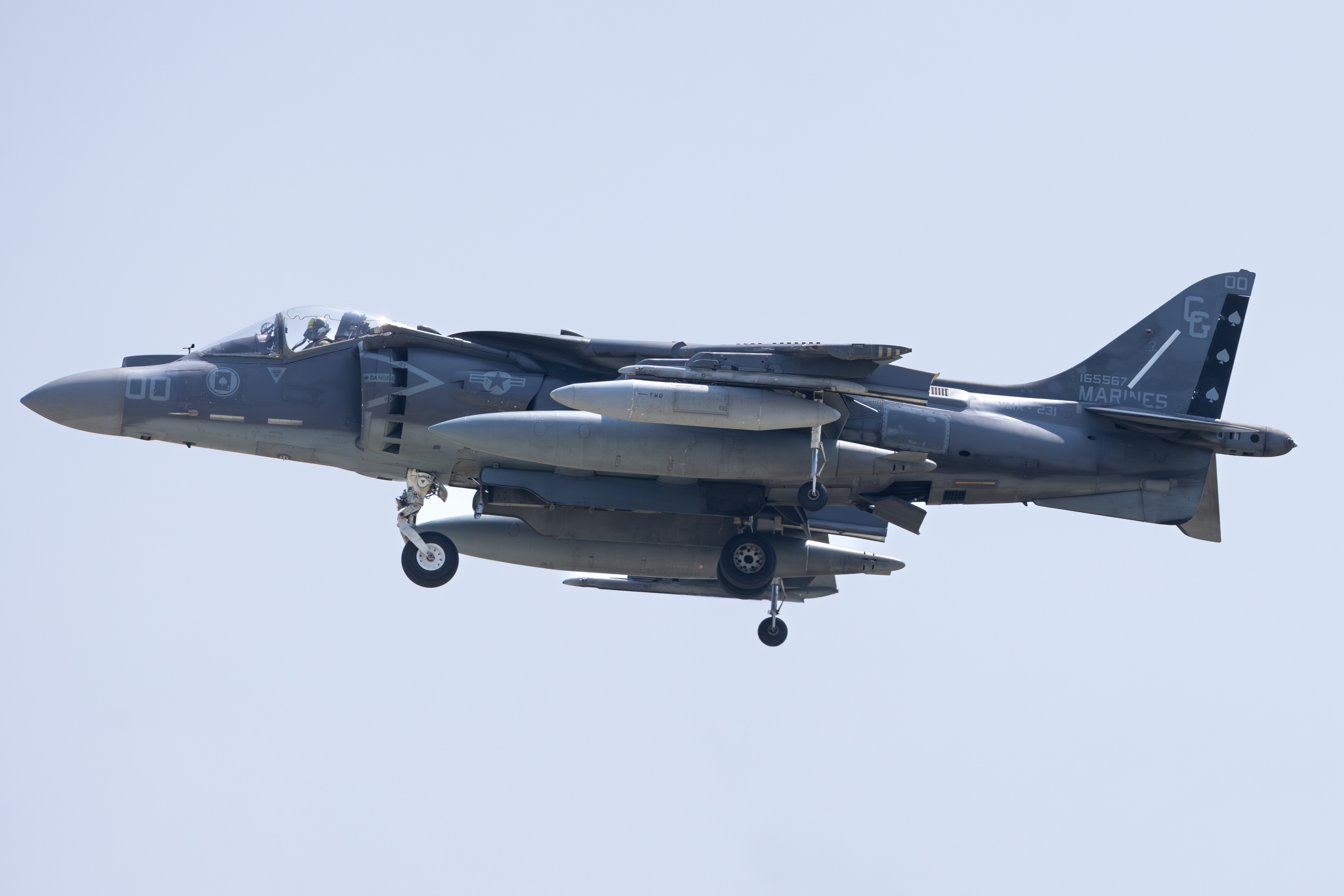 Full size: USMC - United States Marine Corp McDonnell Douglas AV-8B Harrier II 165567 at Wittman Regional Airport