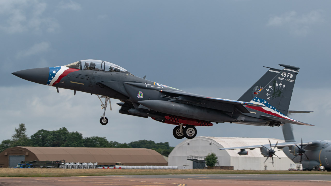 Full size: USAF - United States Air Force McDonnell Douglas F-15E Strike Eagle 92-0364 at Fairford Airport