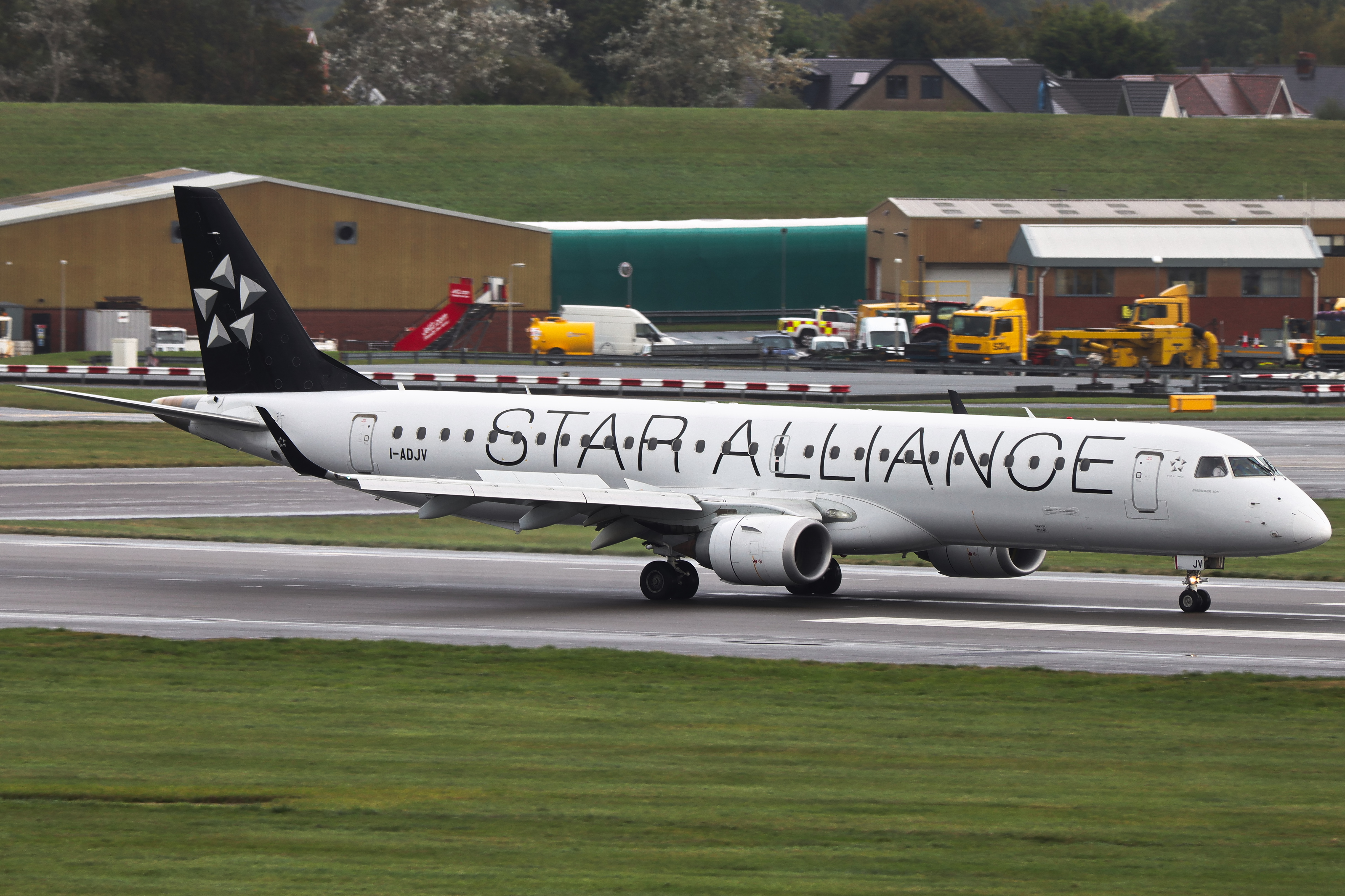 Full size: Air Dolomiti Embraer E195 I-ADJV at Birmingham Airport