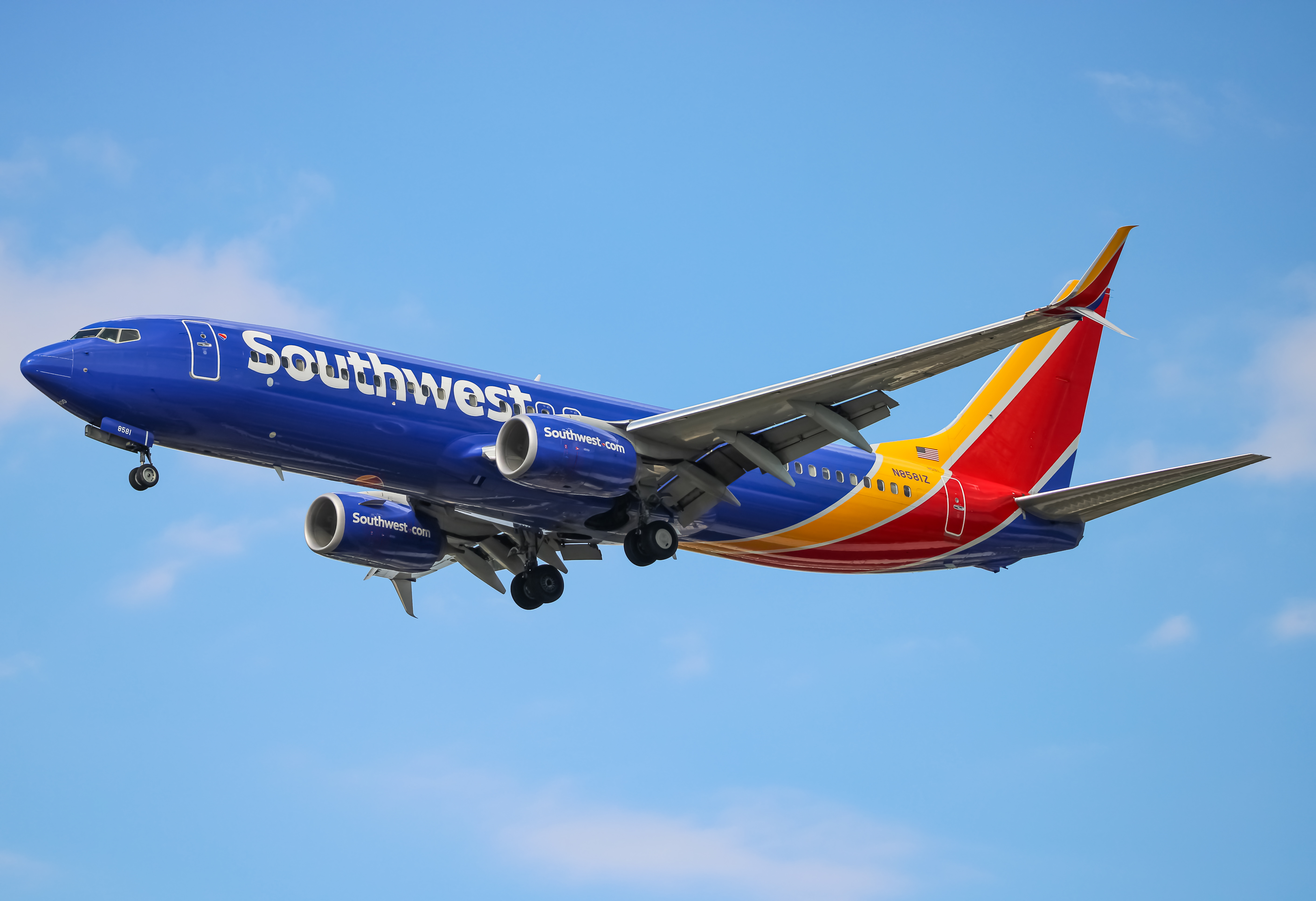 Full size: Southwest Airlines Boeing 737-800 N8581Z at Baltimore/Washington International Thurgood Marshall Airport