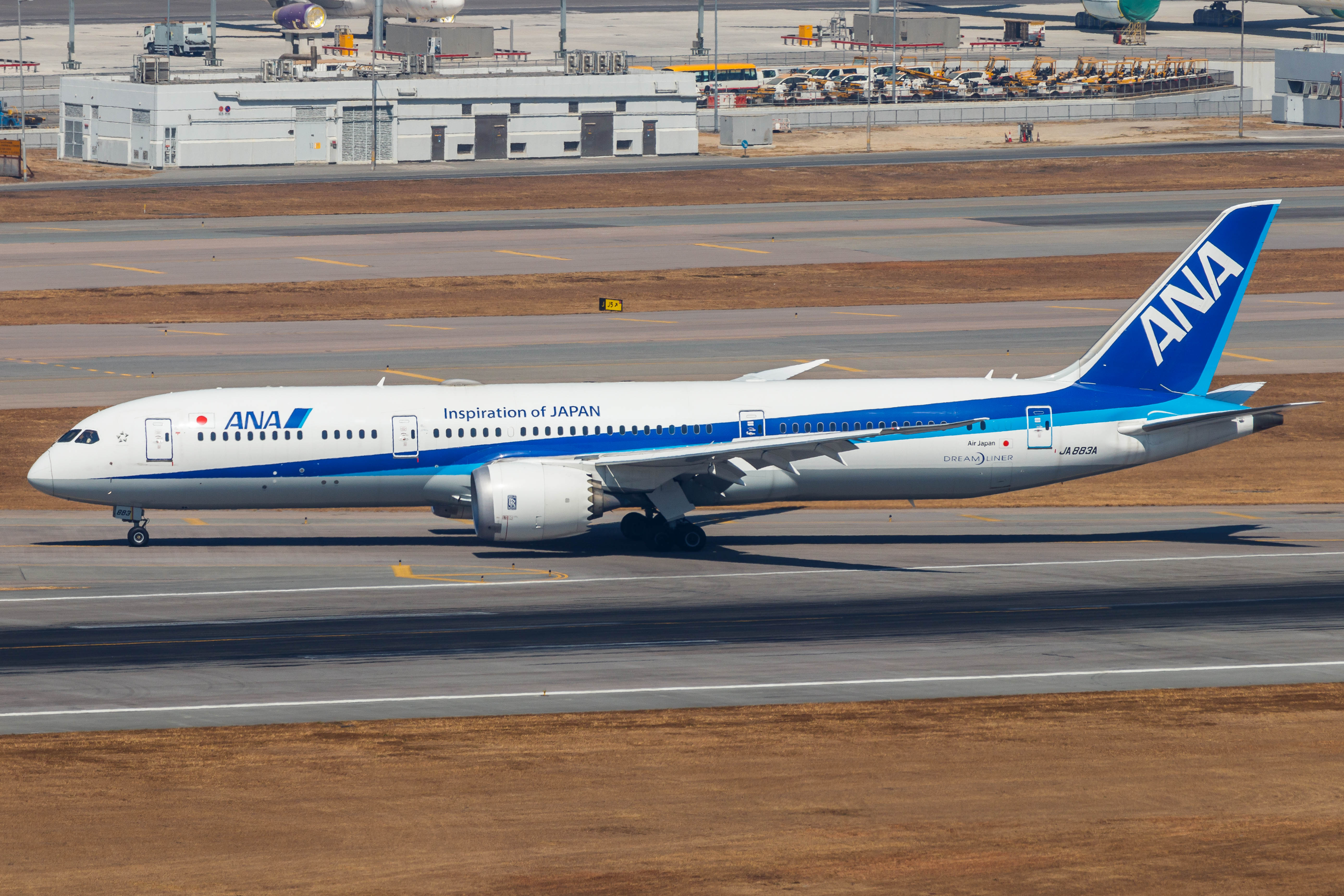 Full size: All Nippon Airways Boeing 787-9 JA883A at Hong Kong International Airport
