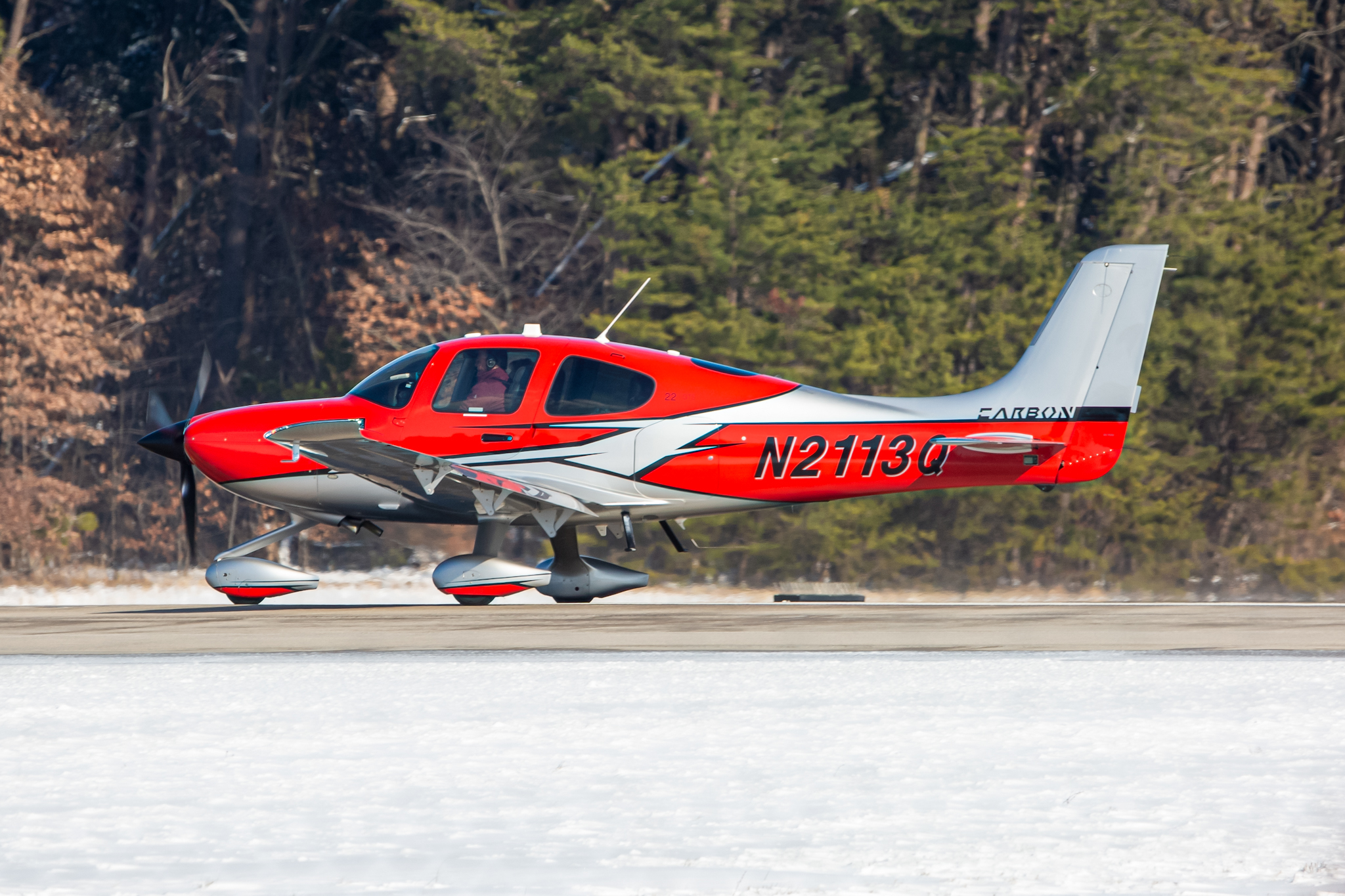 Full size: Private Cirrus SR-22 N2113Q at Baltimore/Washington International Thurgood Marshall Airport