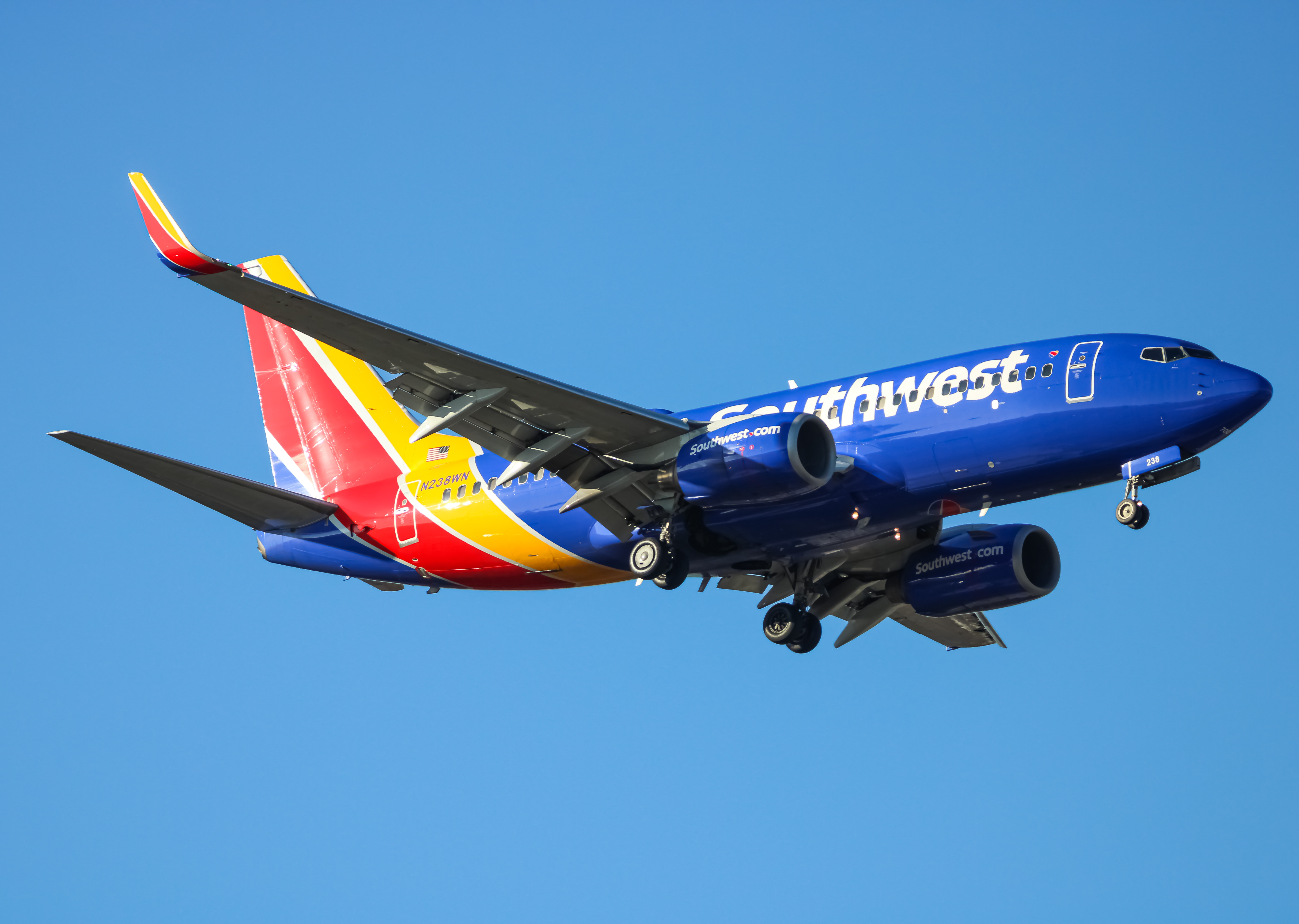 Full size: Southwest Airlines Boeing 737-700 N238WN at Baltimore/Washington International Thurgood Marshall Airport