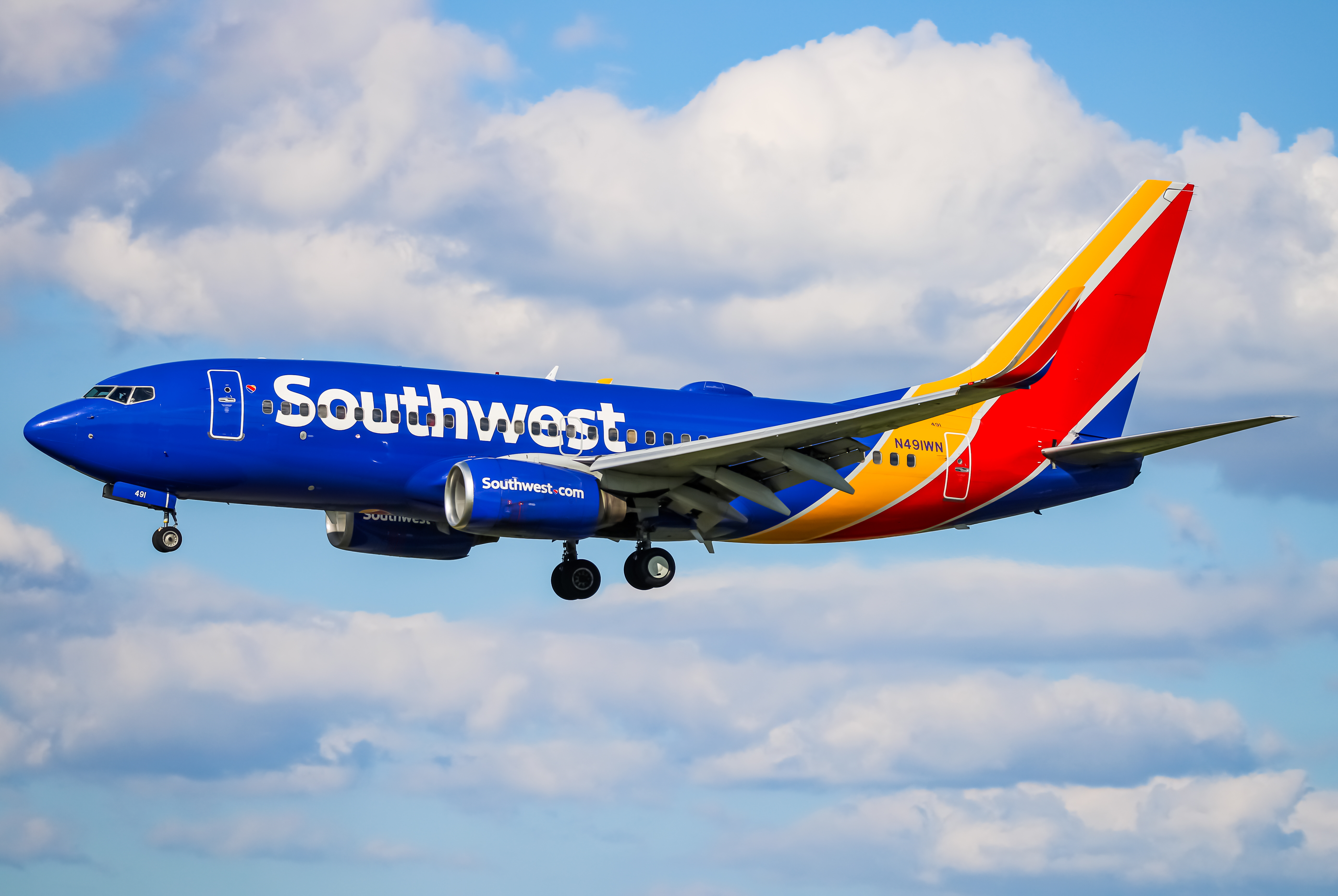 Full size: Southwest Airlines Boeing 737-700 N491WN at Baltimore/Washington International Thurgood Marshall Airport