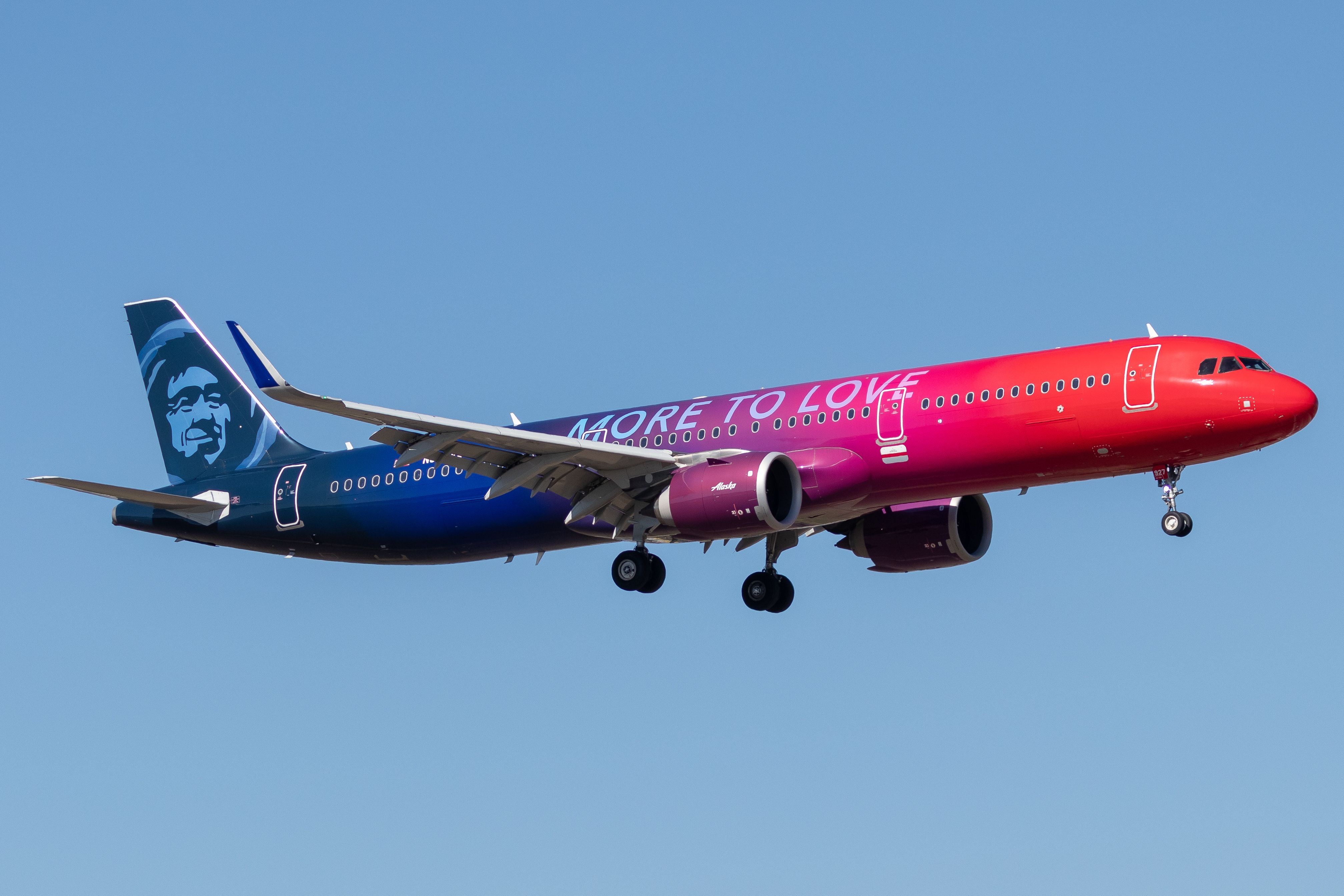 Full size: Alaska Airlines Airbus A321NEO N927VA at San Antonio International Airport