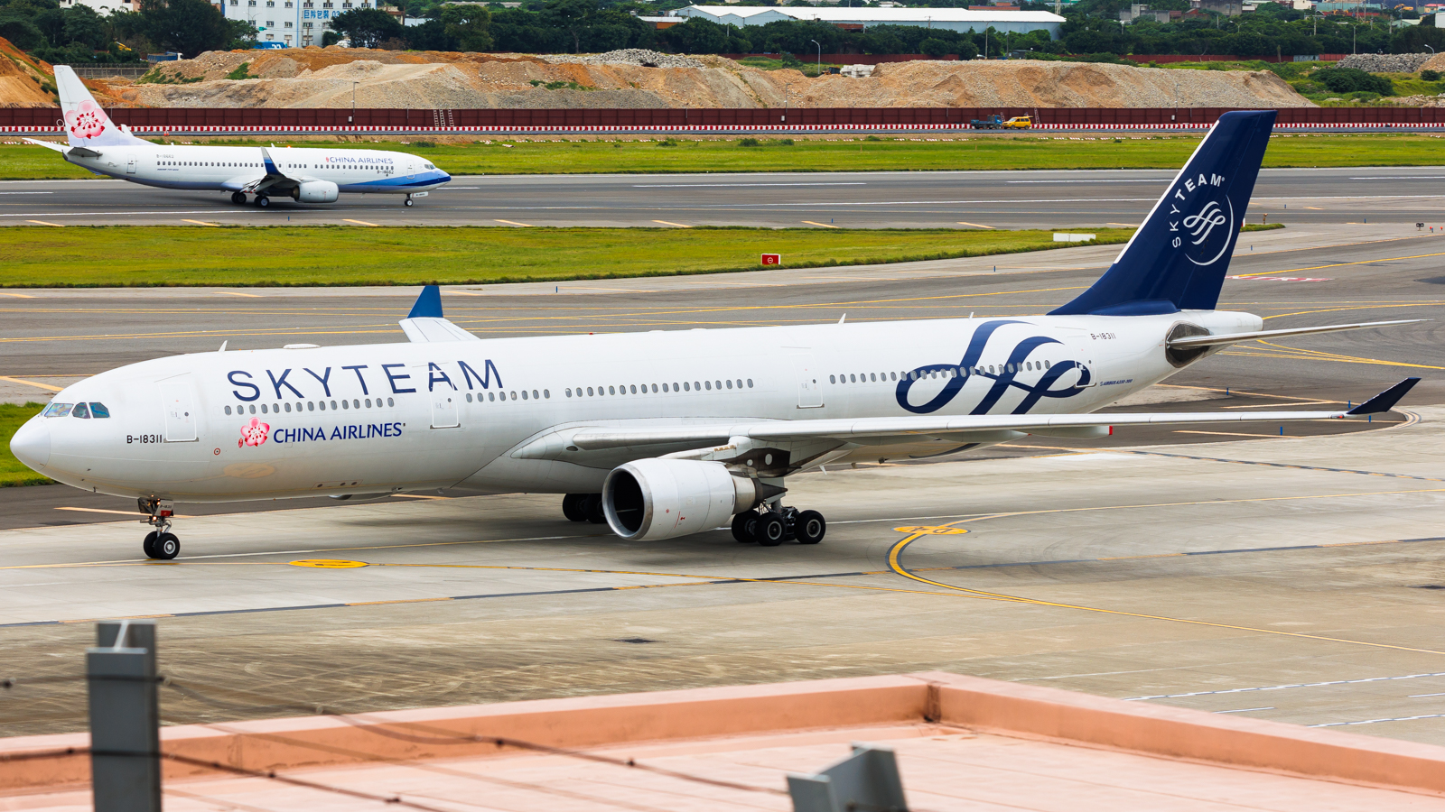 Full size: China Airlines Airbus A330-300 B-18311 at Taiwan Taoyuan International Airport
