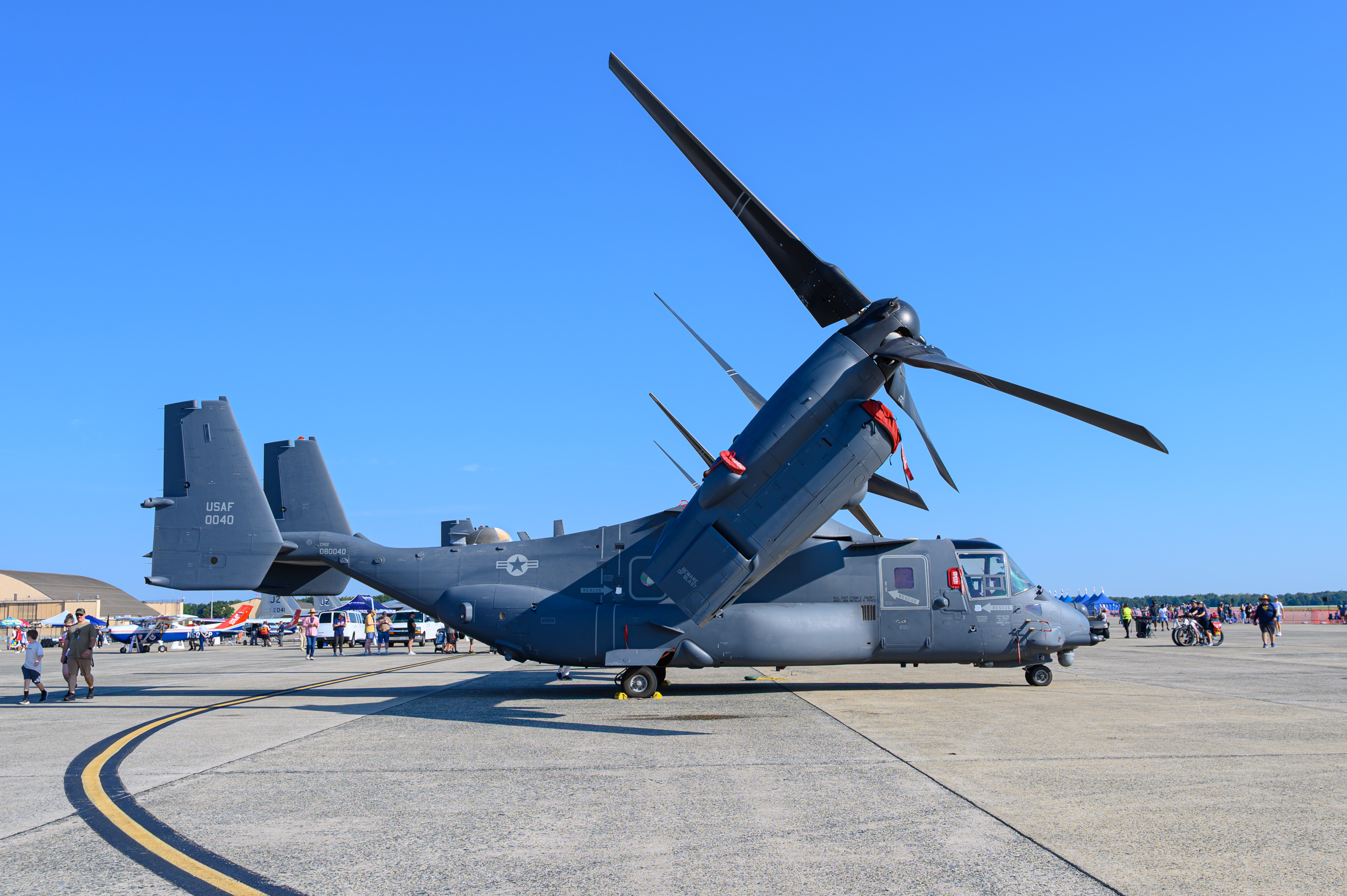 Full size: USAF - United States Air Force Bell Boeing MV-22 Osoprey 08-0040 at Joint Base Andrews