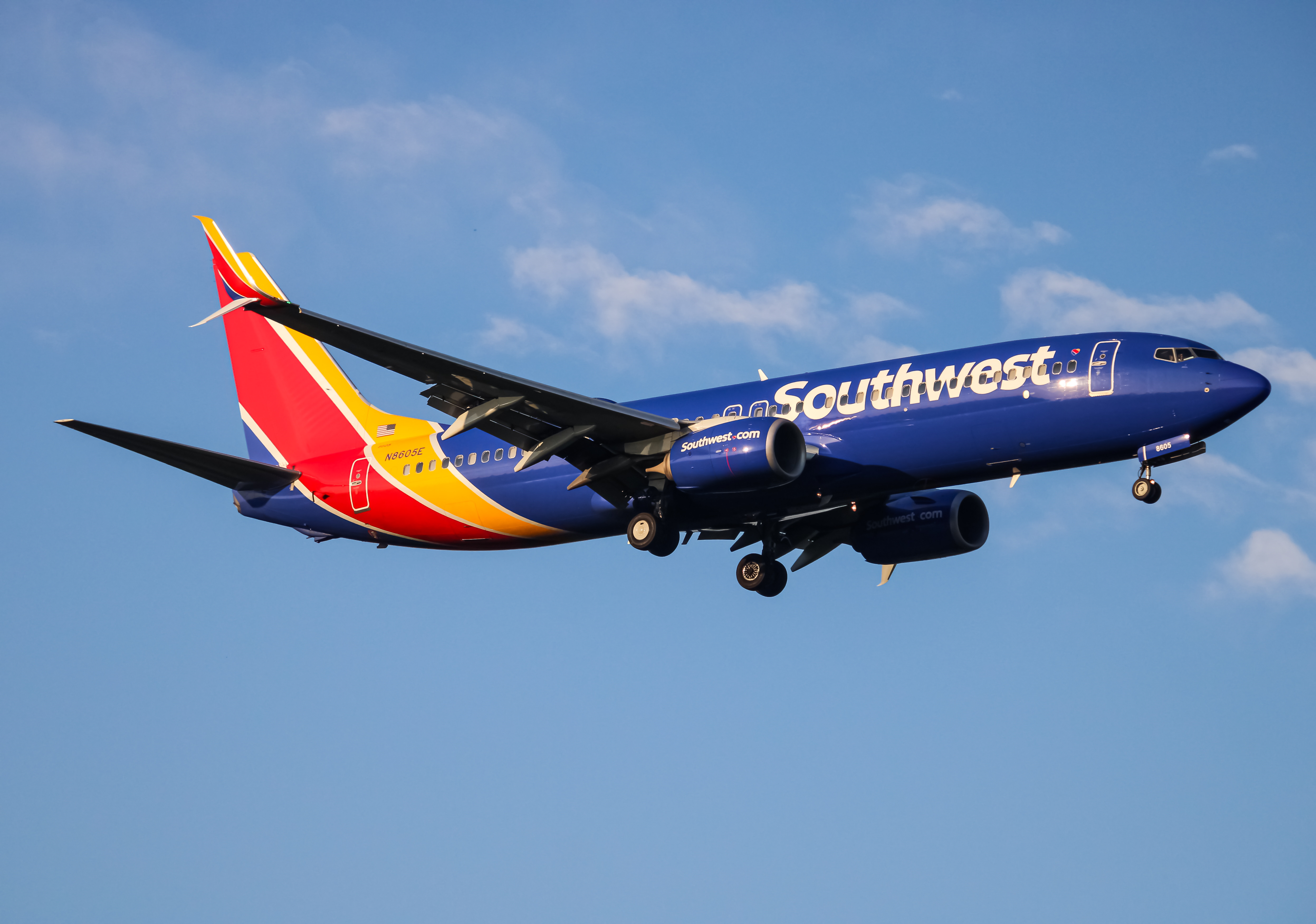 Full size: Southwest Airlines Boeing 737-800 N8605E at Baltimore/Washington International Thurgood Marshall Airport