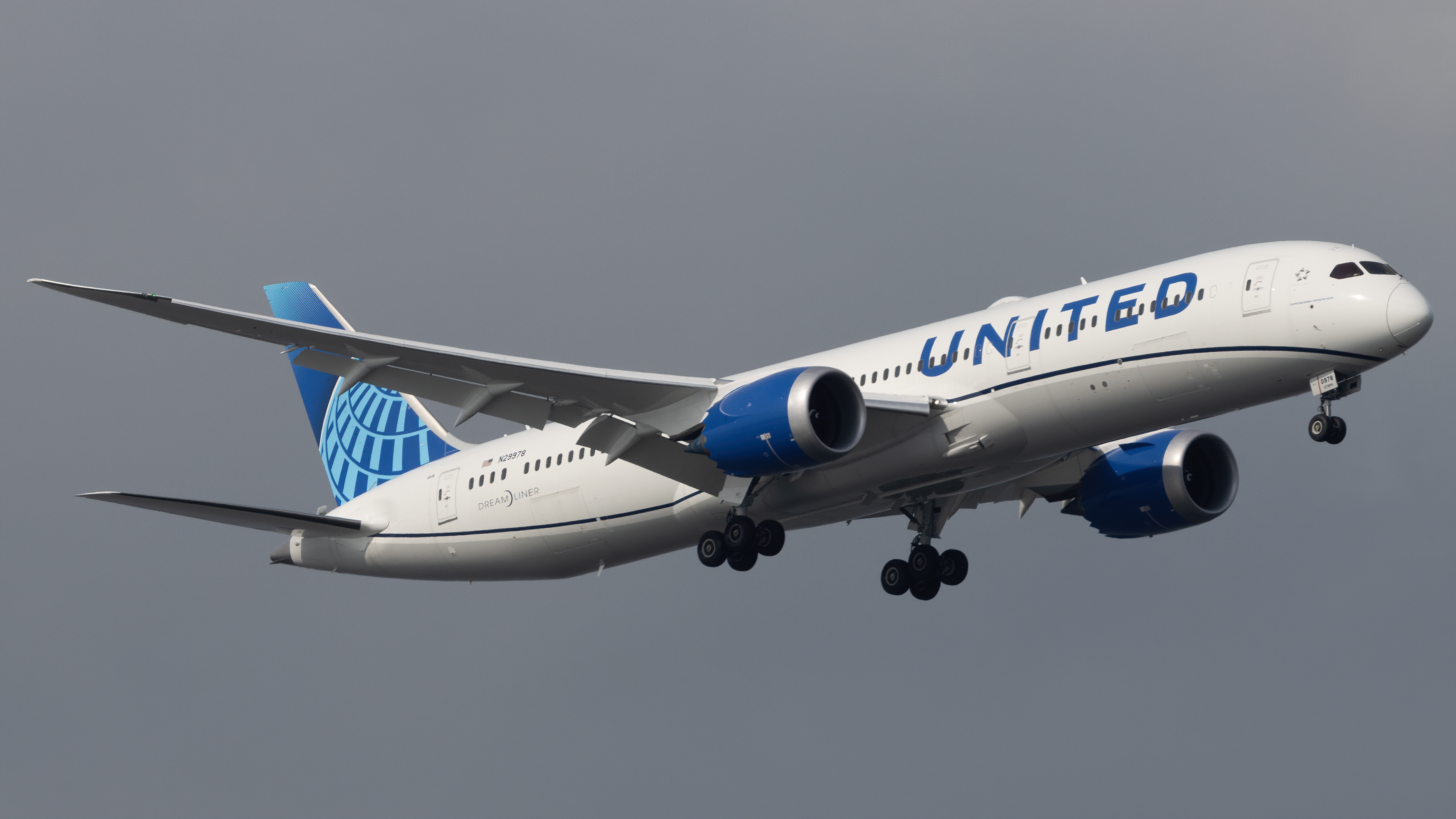 Full size: United Airlines Boeing 787-9 N29978 at Singapore-Changi Airport
