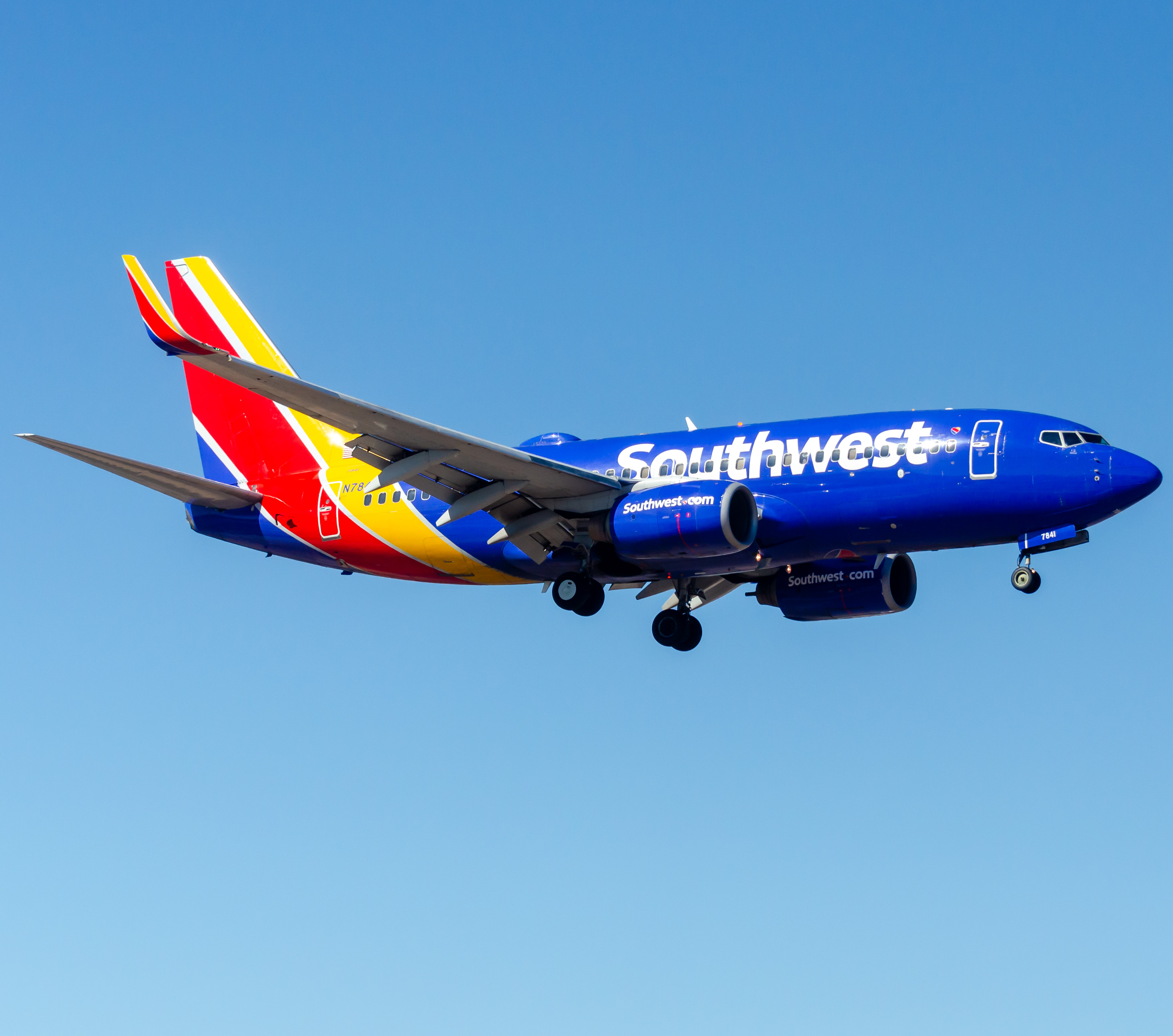 Full size: Southwest Airlines Boeing 737-700 N7841A at Phoenix Sky Harbor International Airport