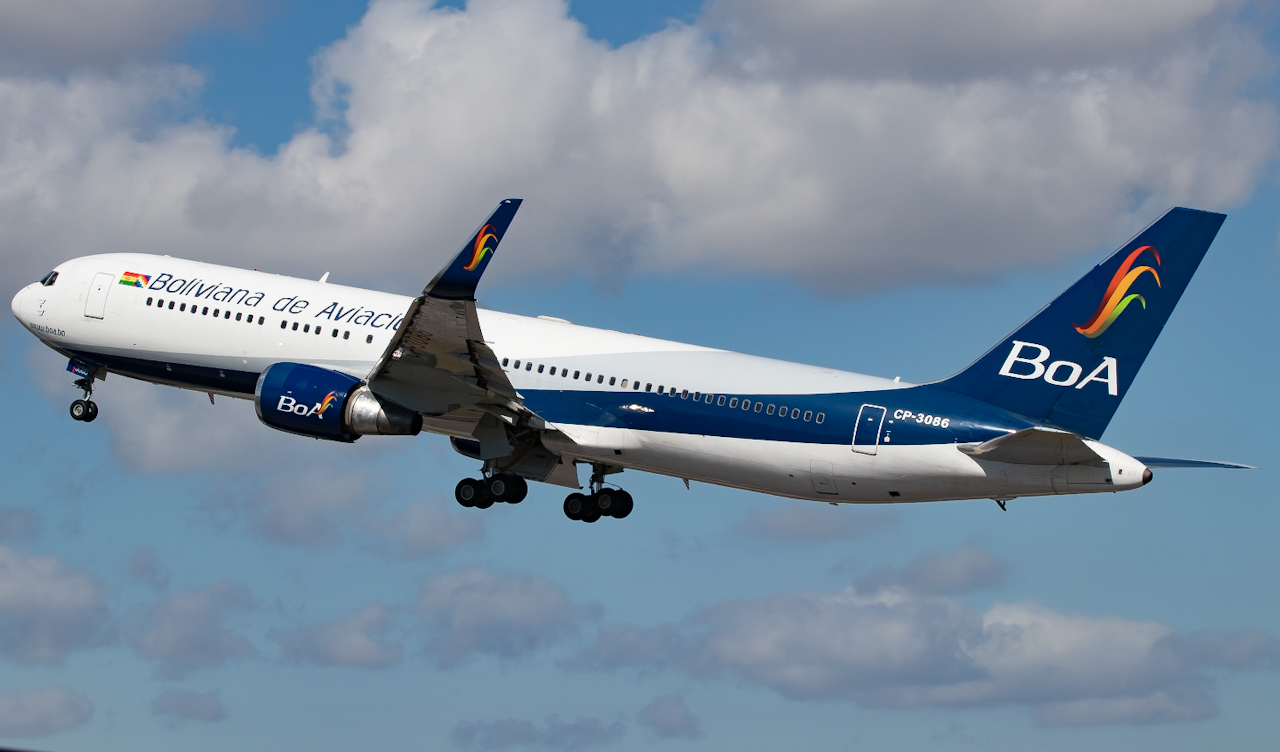 Full size:  Boliviana de Aviación Boeing 767-300ER CP-3086 at Miami International Airport