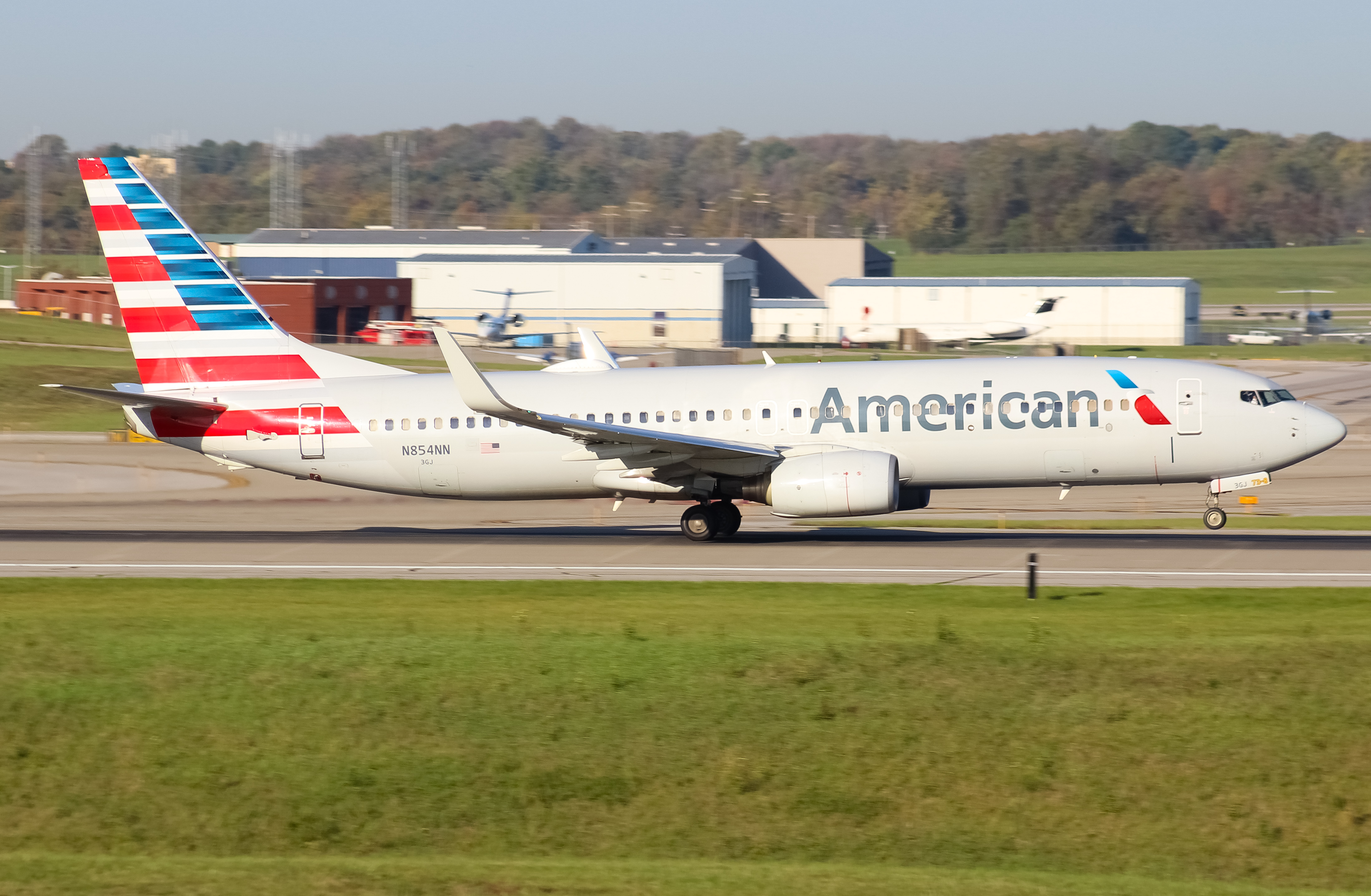 Full size: American Airlines Boeing 737-800 N854NN at Cincinnati/Northern Kentucky International Airport