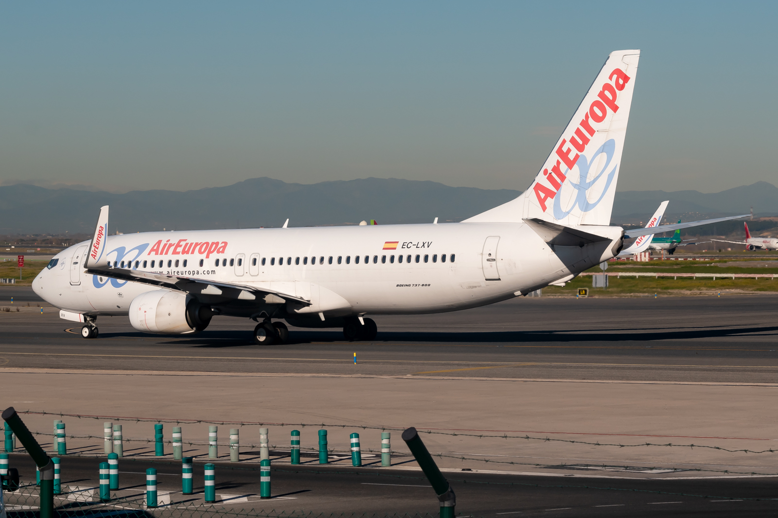 Full size: Air Europa Boeing 737-800 EC-LXV at Madrid Barajas Airport