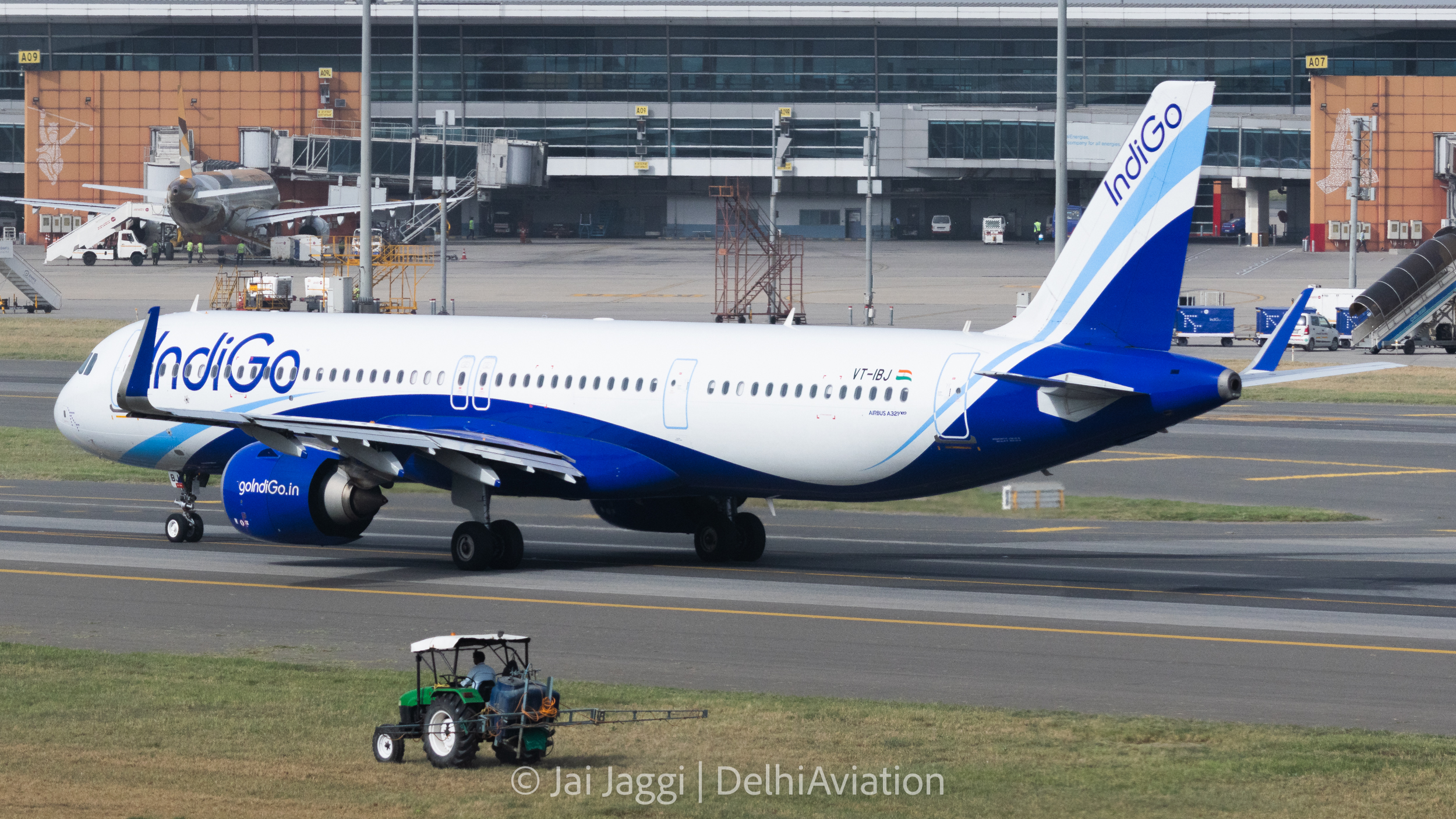 Full size: IndiGo Airbus A321NEO ZK-IBJ at Indira Gandhi International Airport
