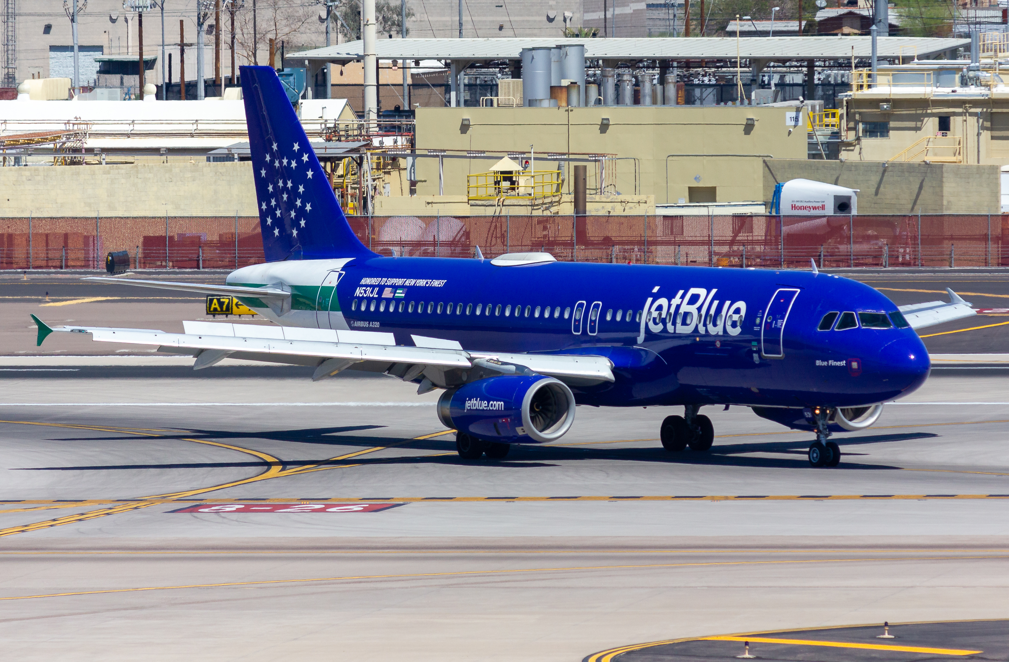 Full size: JetBlue Airways Airbus A320 N531JL at Phoenix Sky Harbor International Airport
