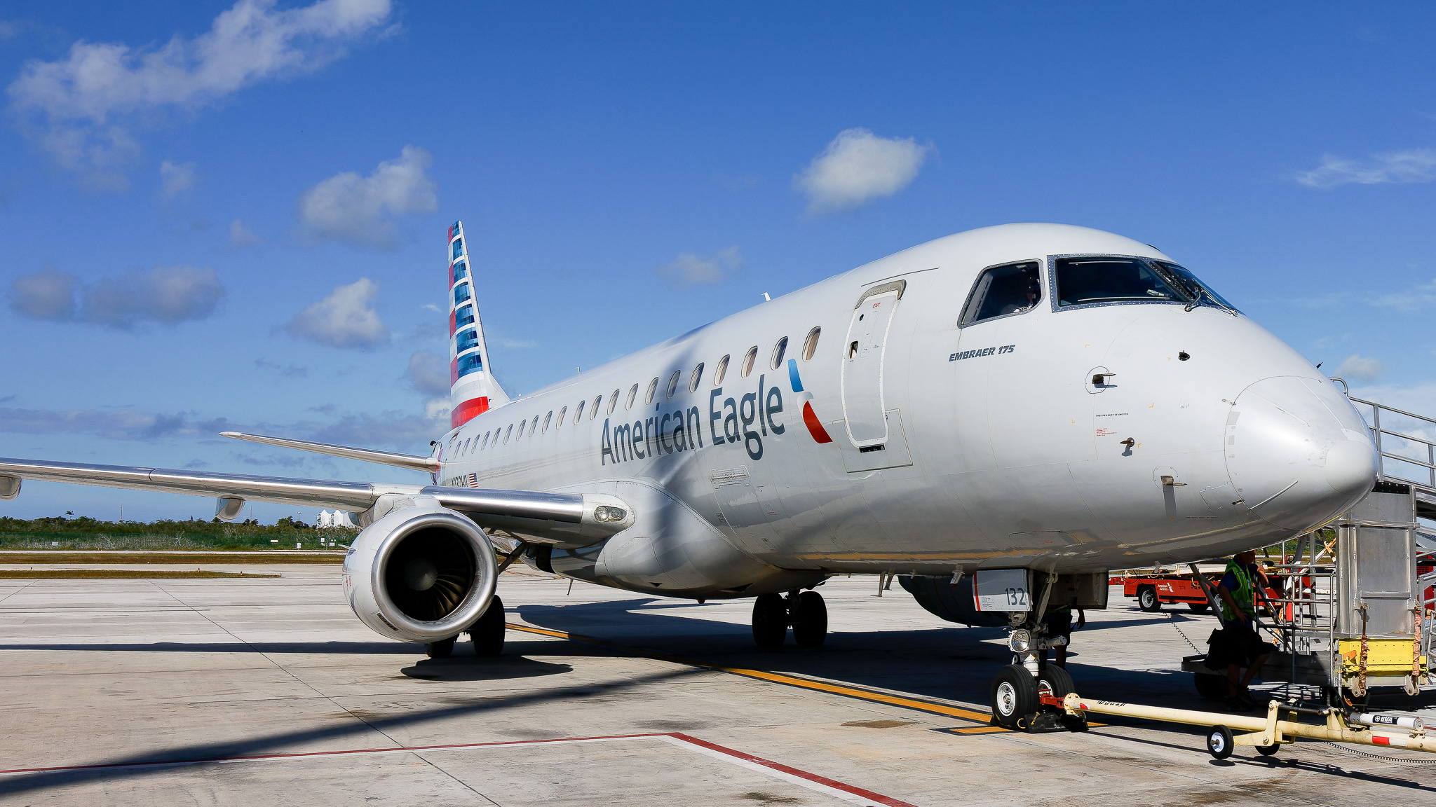 Full size: American Eagle (Republic Airways)  Embraer 170-200LR  N132HQ at Key West International Airport