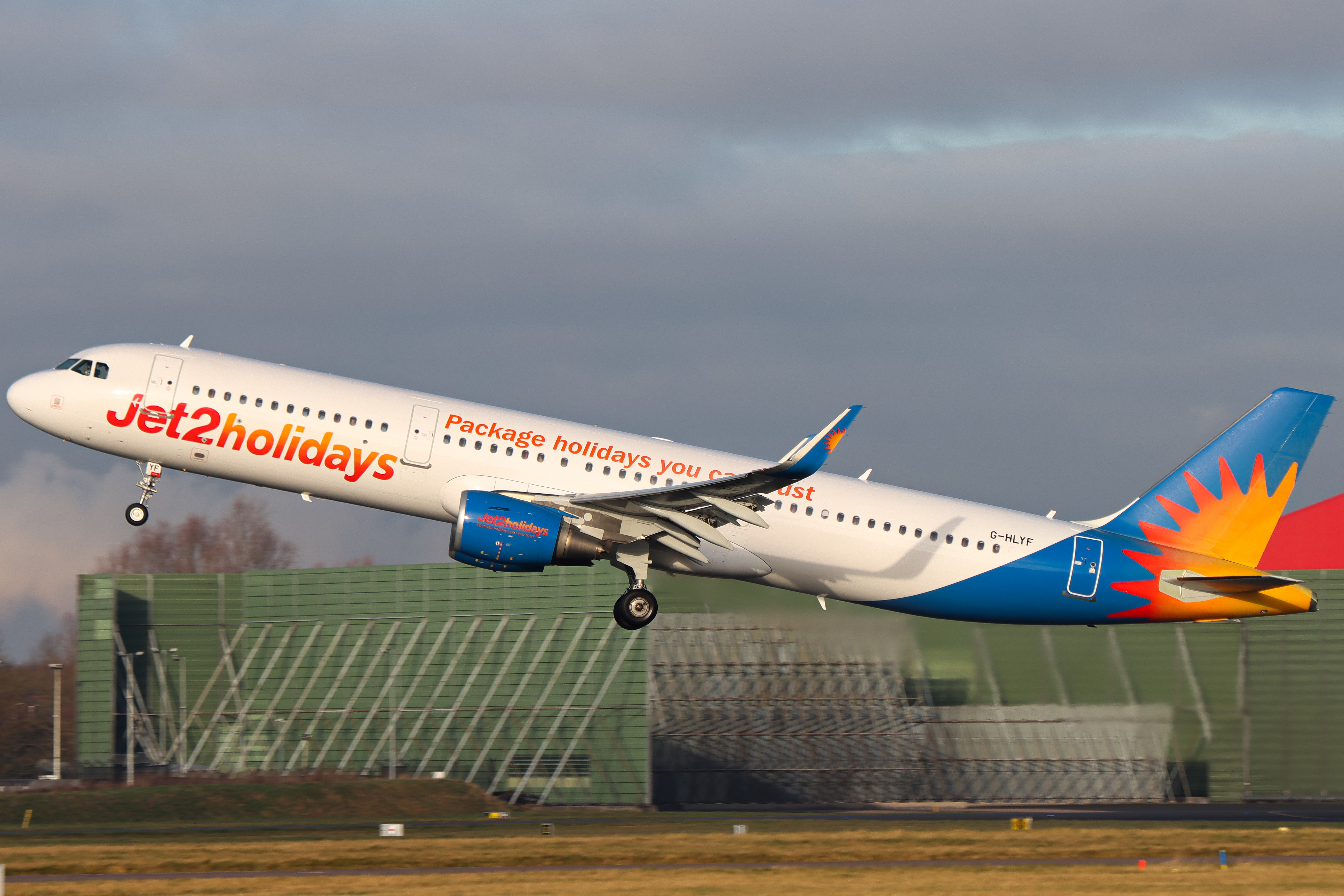 Full size: Jet2 Airbus A321-200 G-HLYF at Manchester Airport