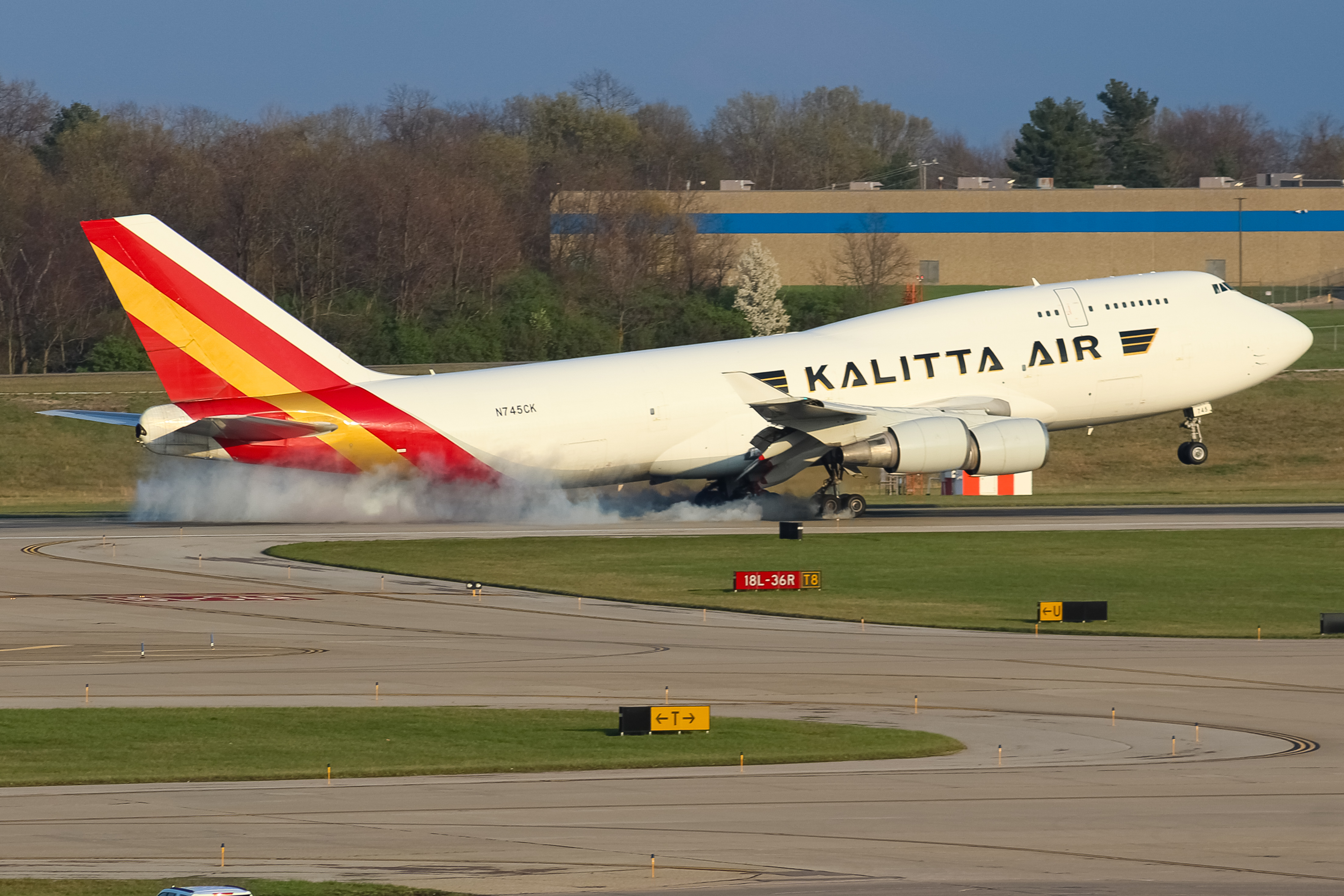 Full size: Kalitta Air Boeing 747-400F N745CK at Cincinnati/Northern Kentucky International Airport