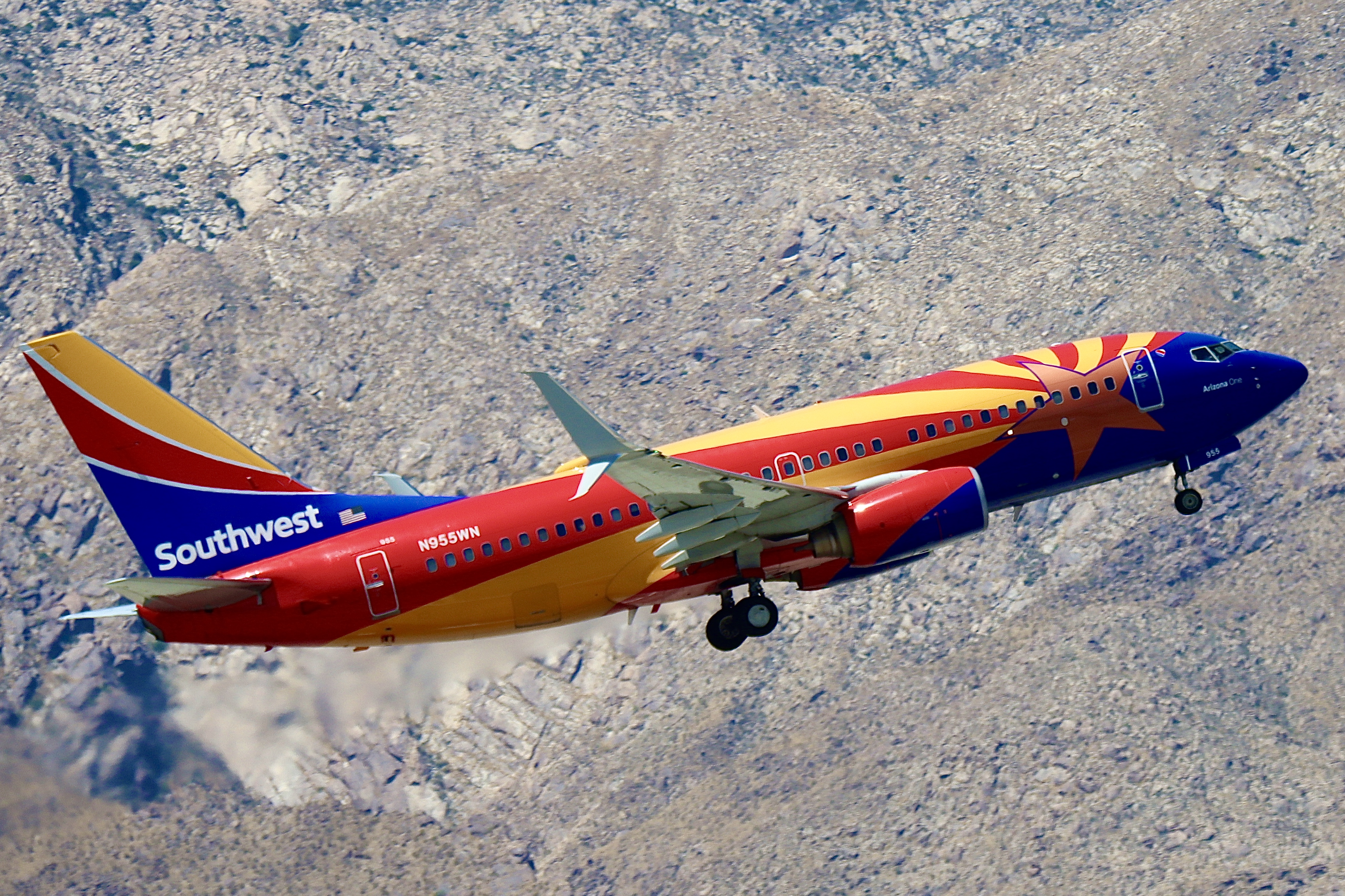 Full size: Southwest Airlines Boeing 737-700 N955WN at Palm Springs International Airport