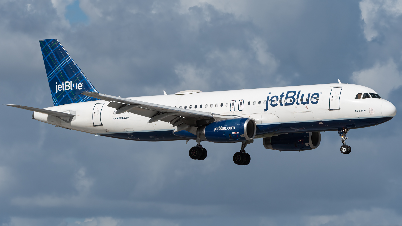 Full size: JetBlue Airways Airbus A320 N509JB at Fort Lauderdale/Hollywood International Airport