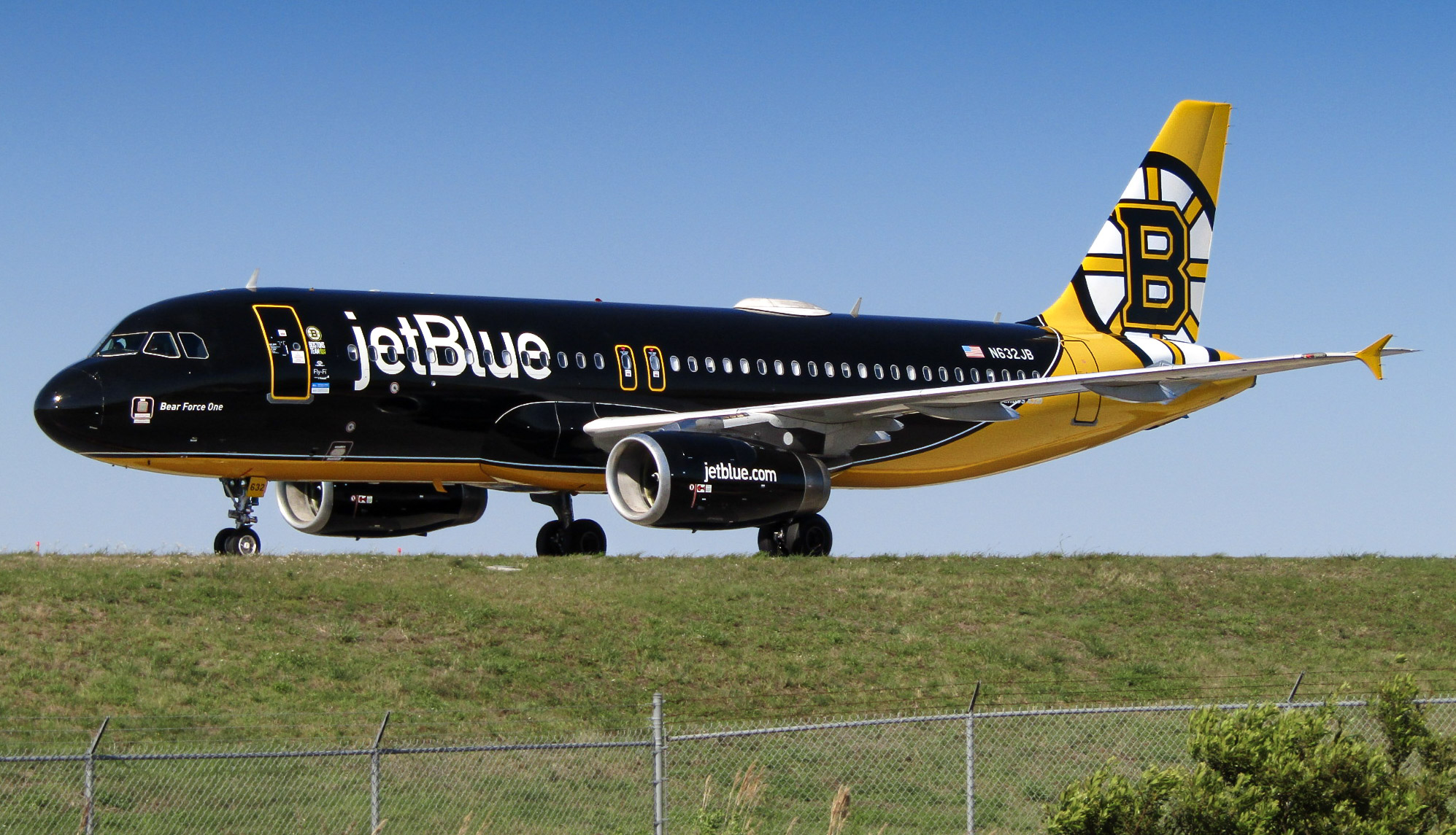 Full size: JetBlue Airways Airbus A320 N632JB at Orlando International Airport
