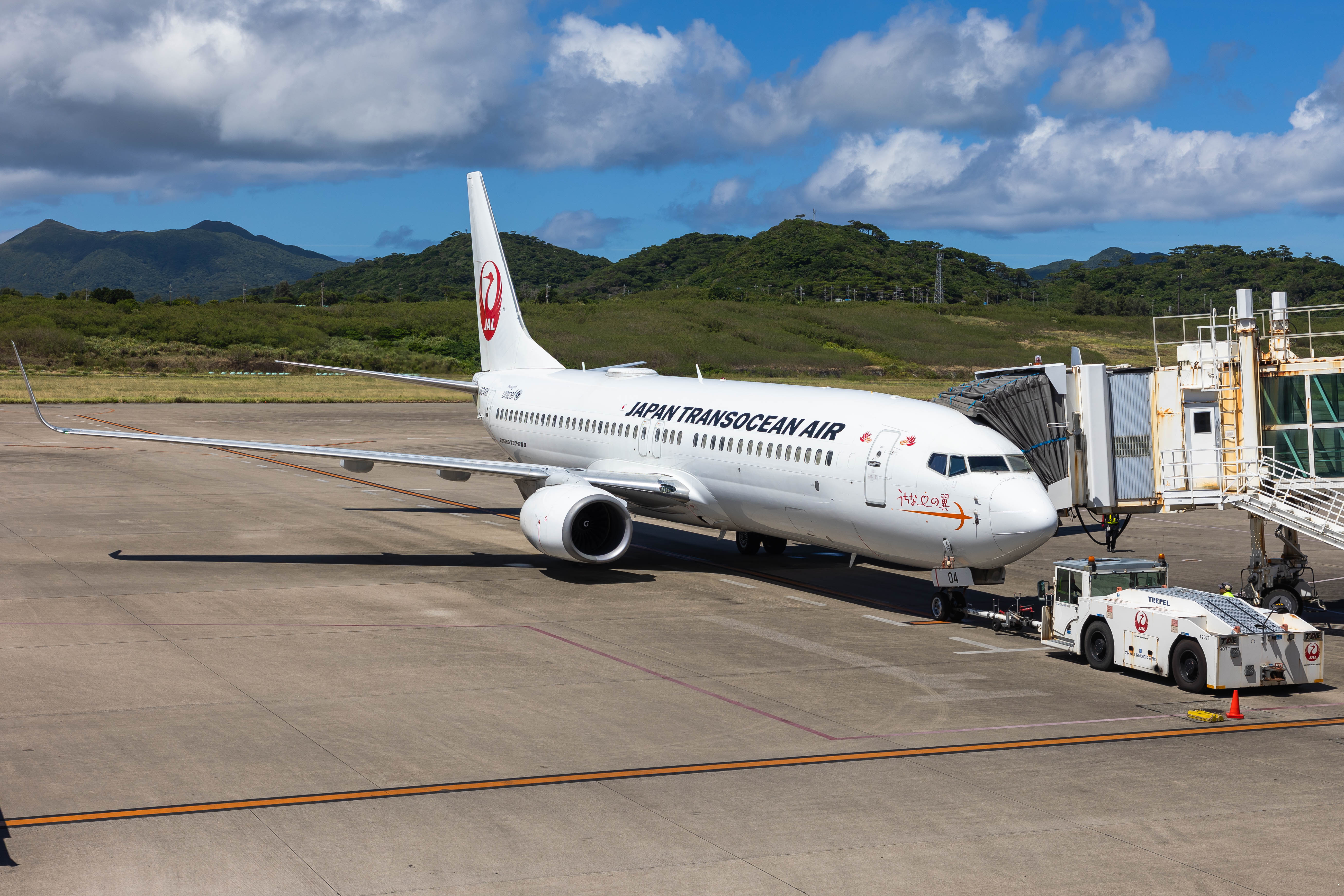 Full size: Japan Transocean Air Boeing 737-800 JA04RK at Ishigaki New Airport