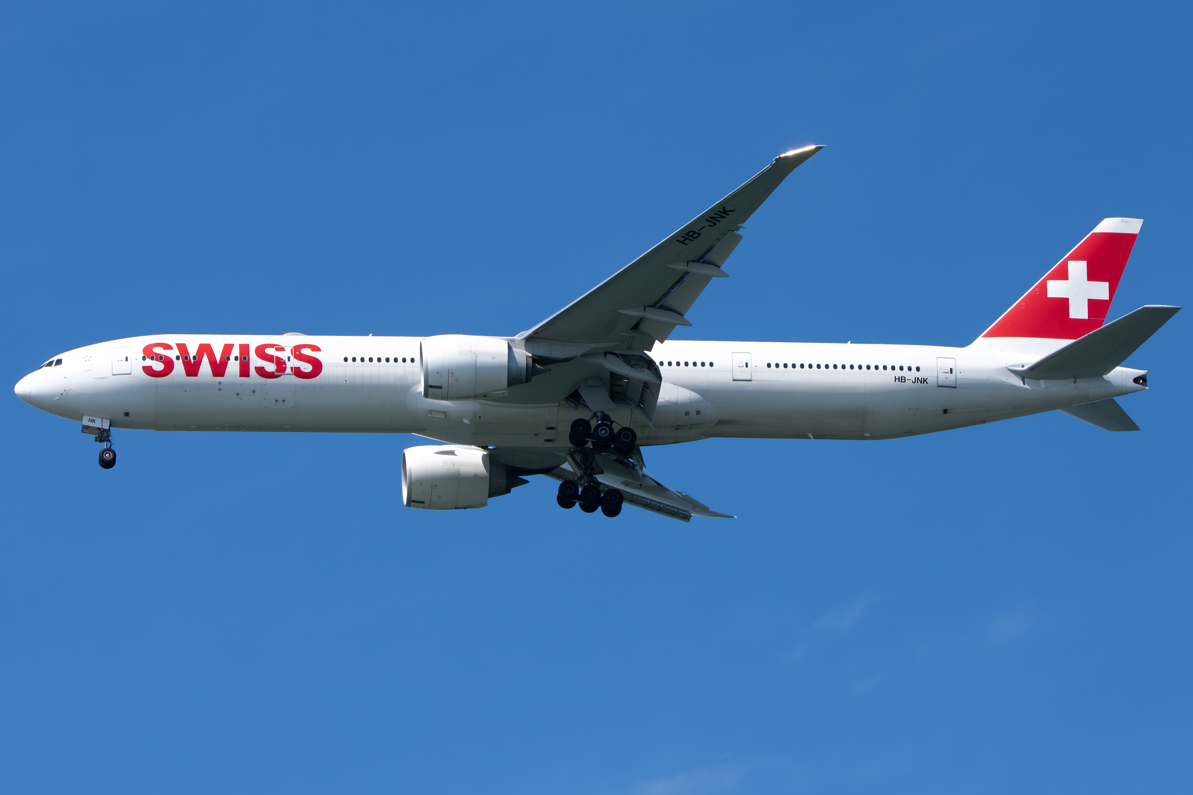 Full size: Swiss International Air Lines Boeing 777-300ER HB-JNK at San Francisco International Airport