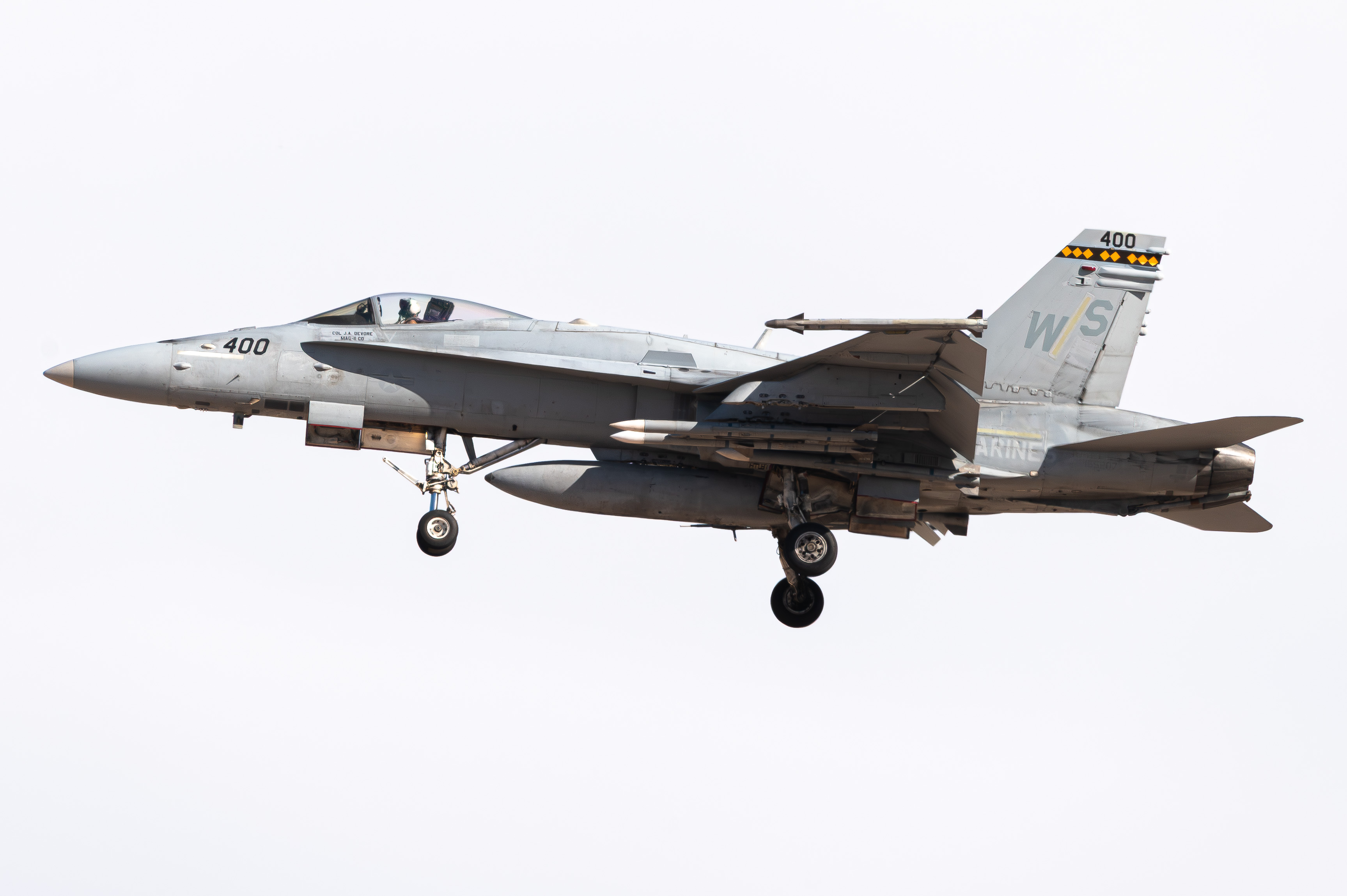 Full size: USMC - United States Marine Corp McDonnel Douglas F/A-18 Hornet 165207 at 