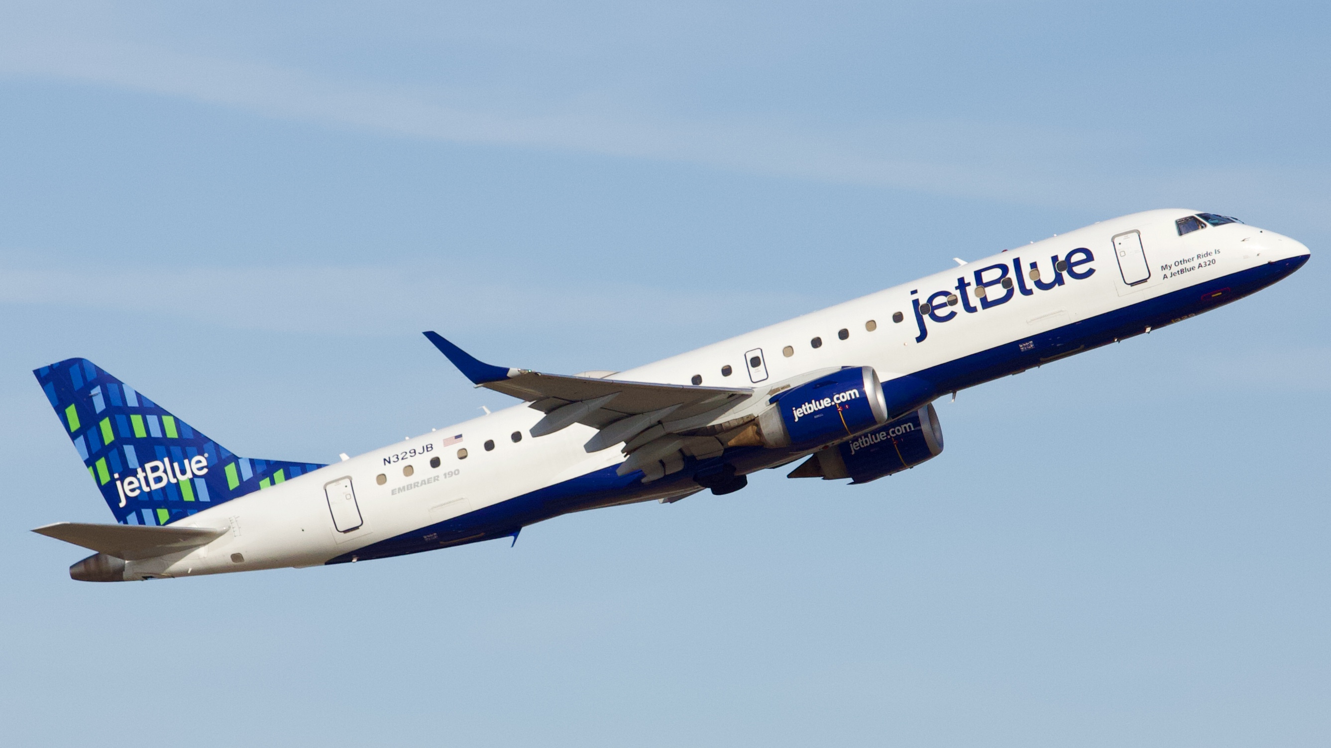 Full size: JetBlue Airways Embraer E190AR N329JB at Houston-George Bush Intercontinental Airport