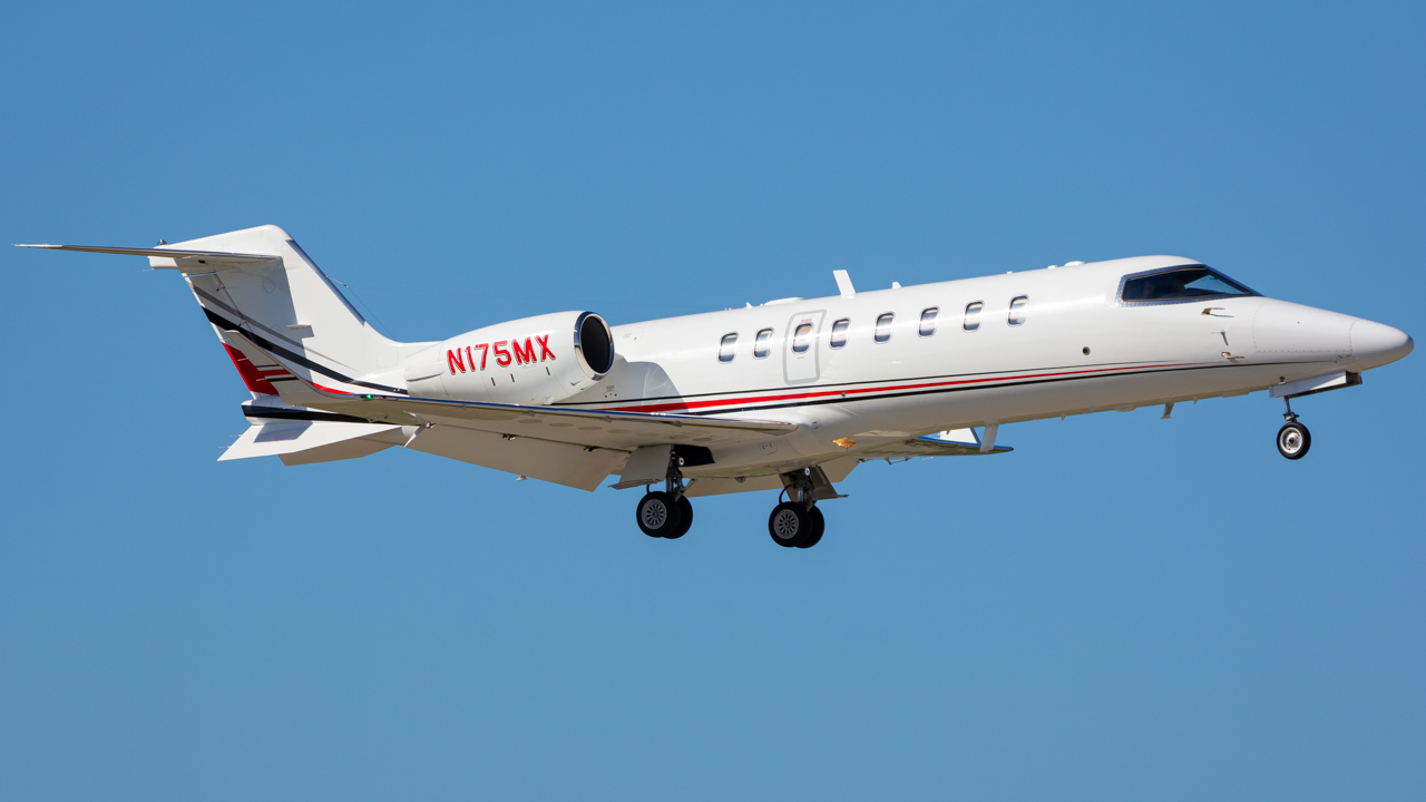 Full size: PRIVATE Learjet 75 N175MX at Naples Municipal Airport