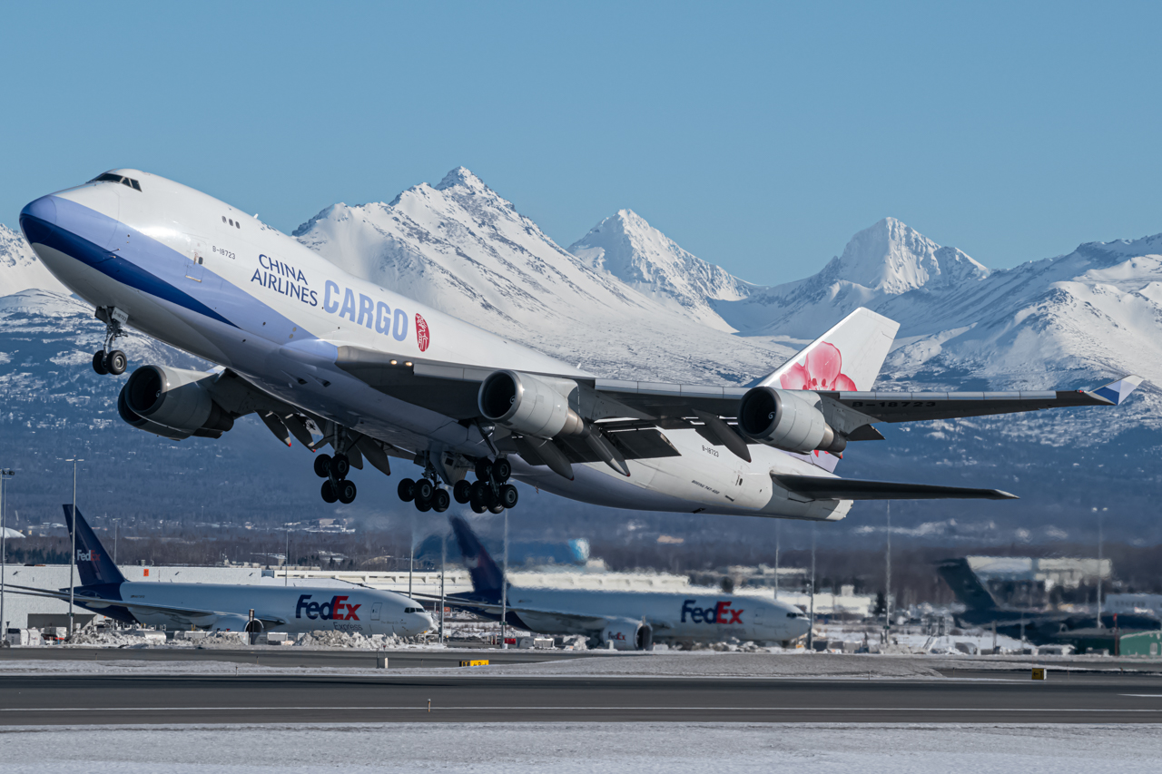 Full size: China Airlines Cargo Boeing 747-400F B-18723 at Anchorage Ted Stevens International Airport