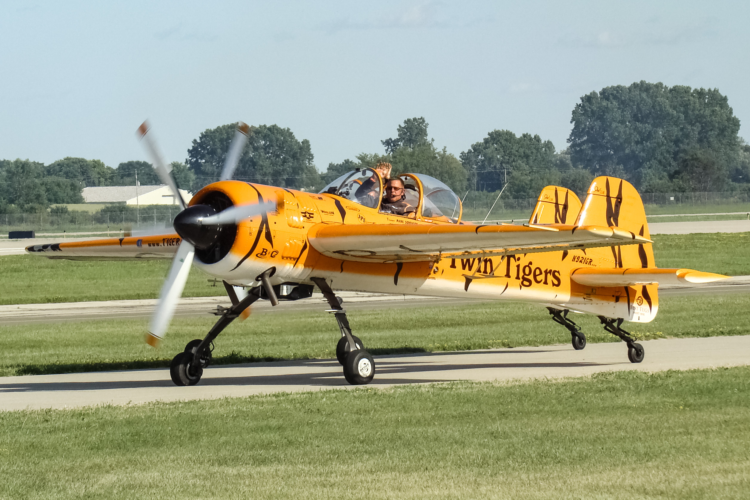 Full size: PRIVATE Yakovlev Yak-55 N921GR at Wittman Regional Airport