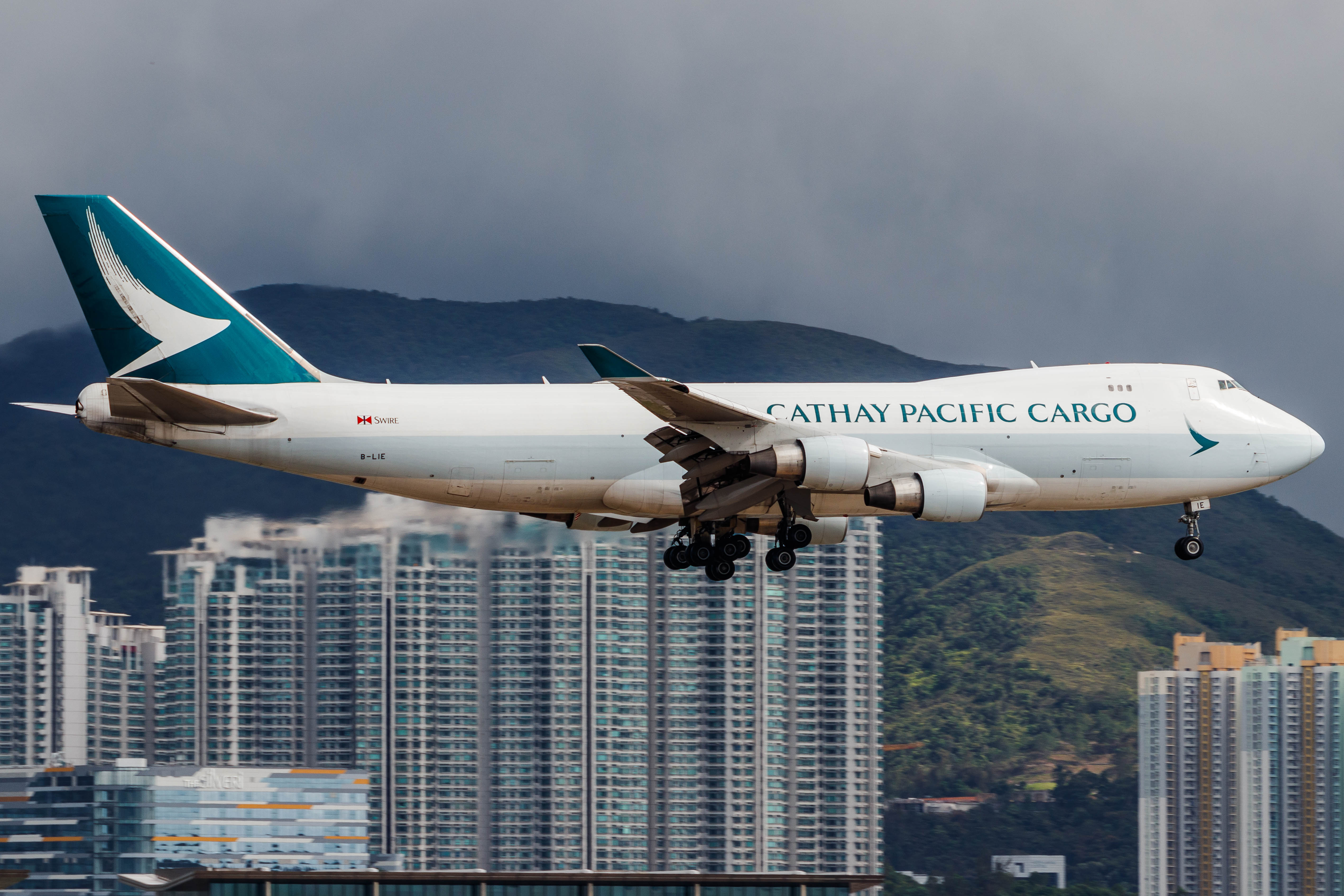 Full size: Cathay Pacific Boeing 747-400F B-LIE at Hong Kong International Airport