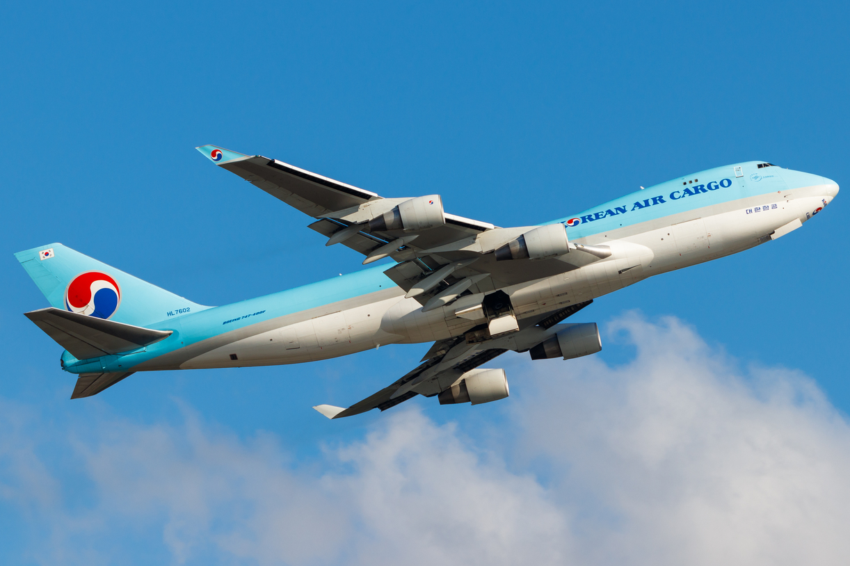 Full size: Korean Air Cargo Boeing 747-400F HL7602 at Hong Kong International Airport