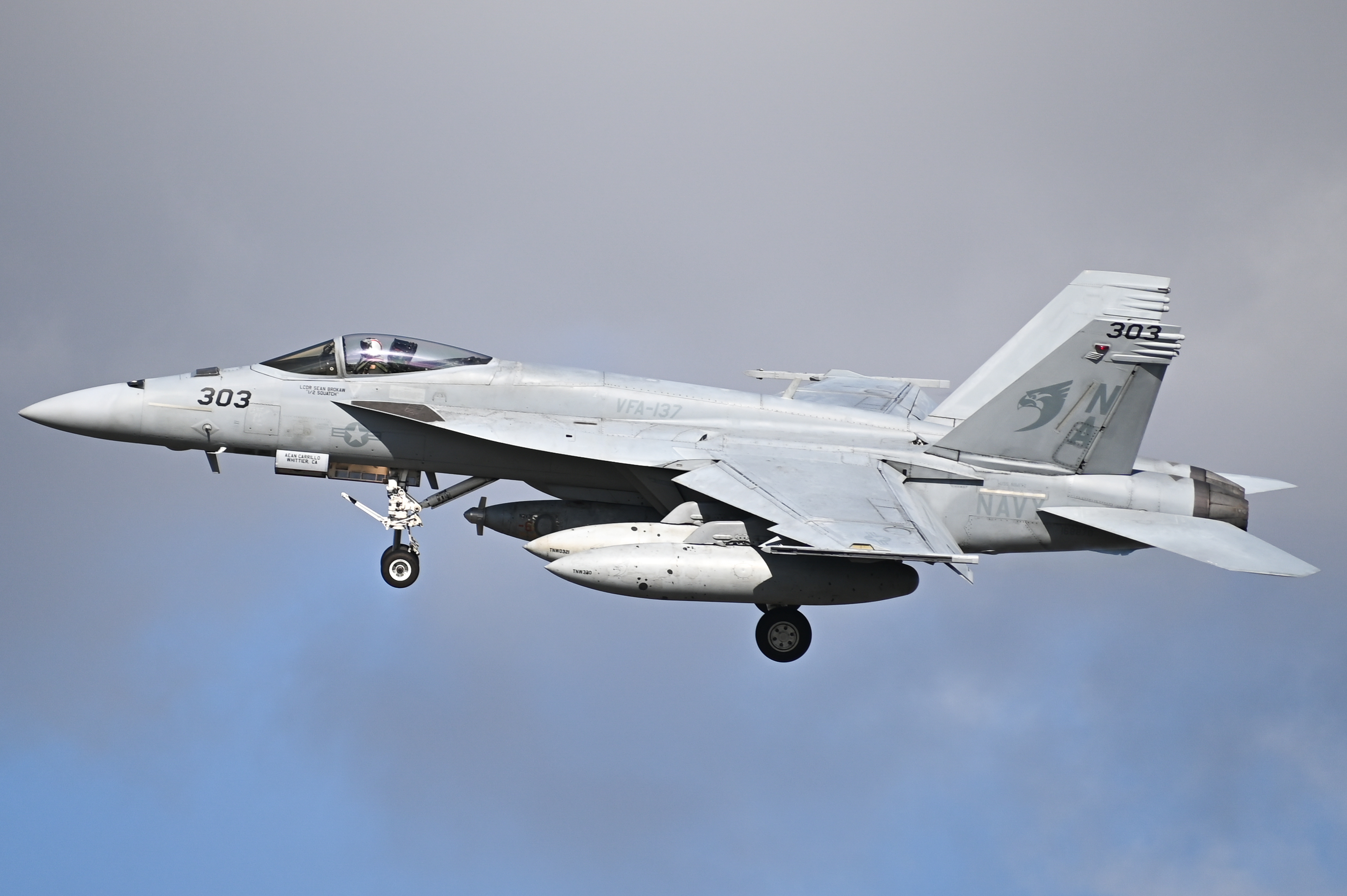 Full size: USN - United States Navy Boeing F/A-18E/F Super Hornet 168870 at North Island NAS