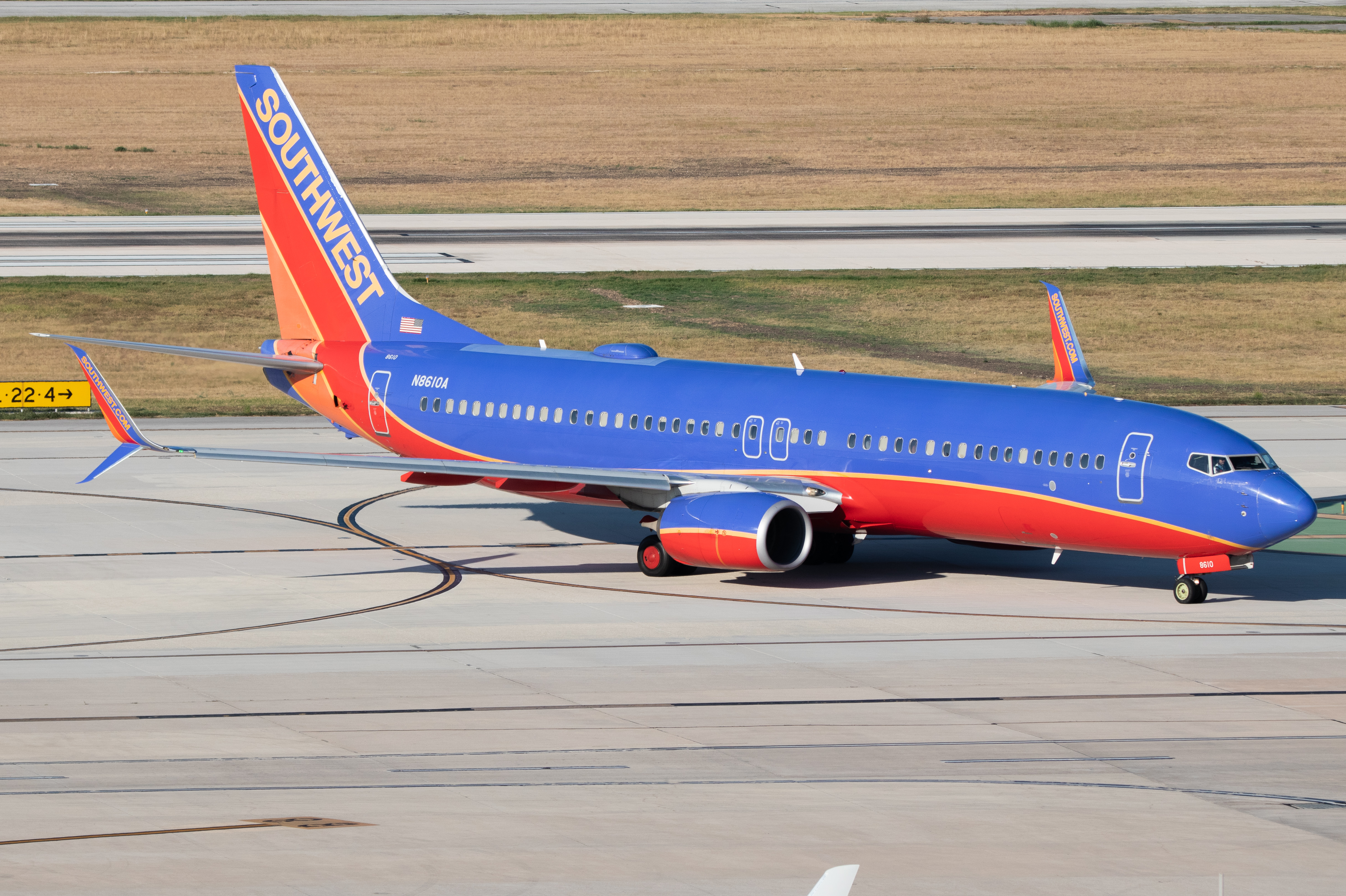 Full size: Southwest Airlines Boeing 737-800 N8610A at San Antonio International Airport