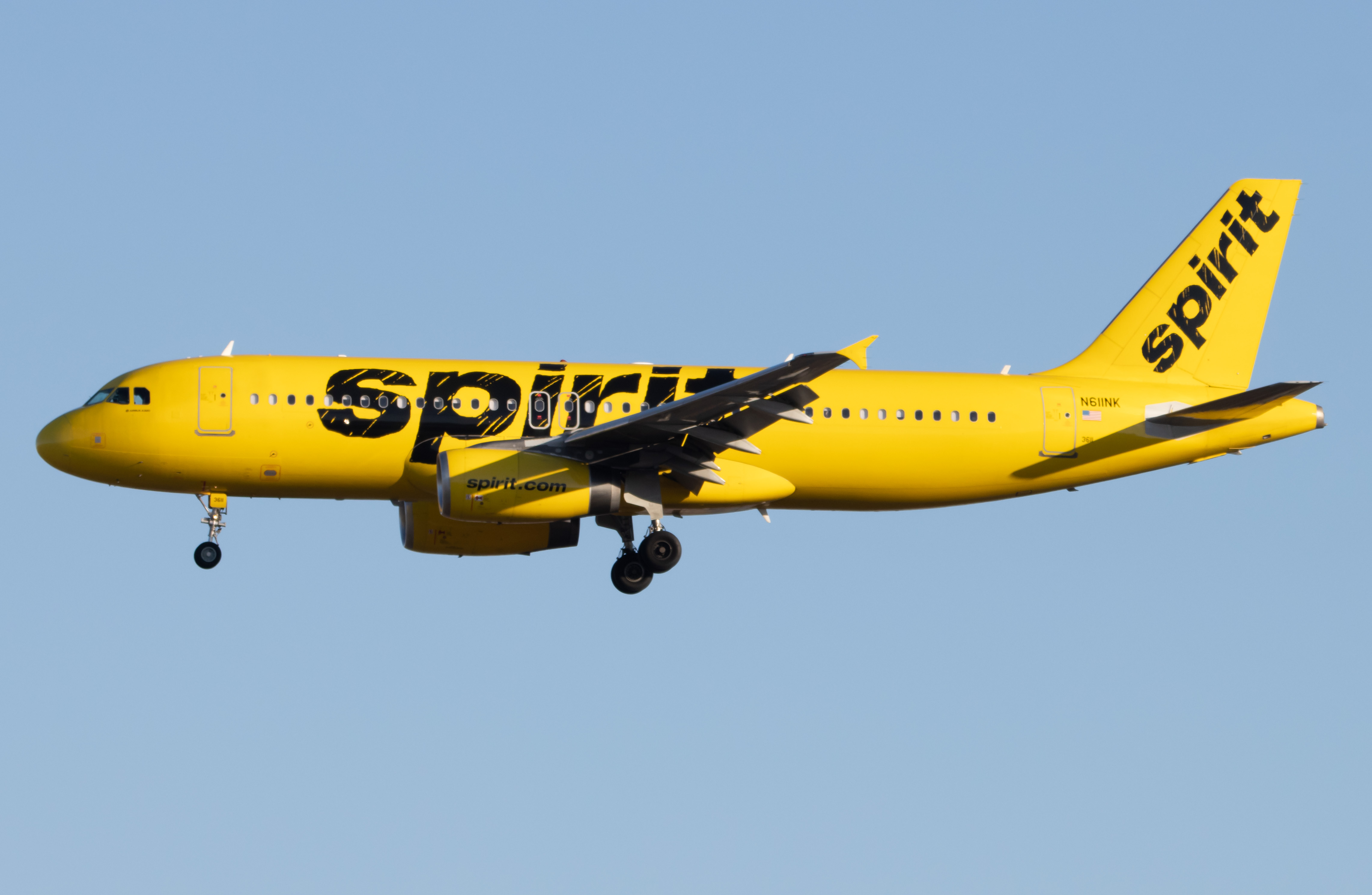 Full size: Spirit Airlines Airbus A320 N611NK at Newark Liberty International Airport