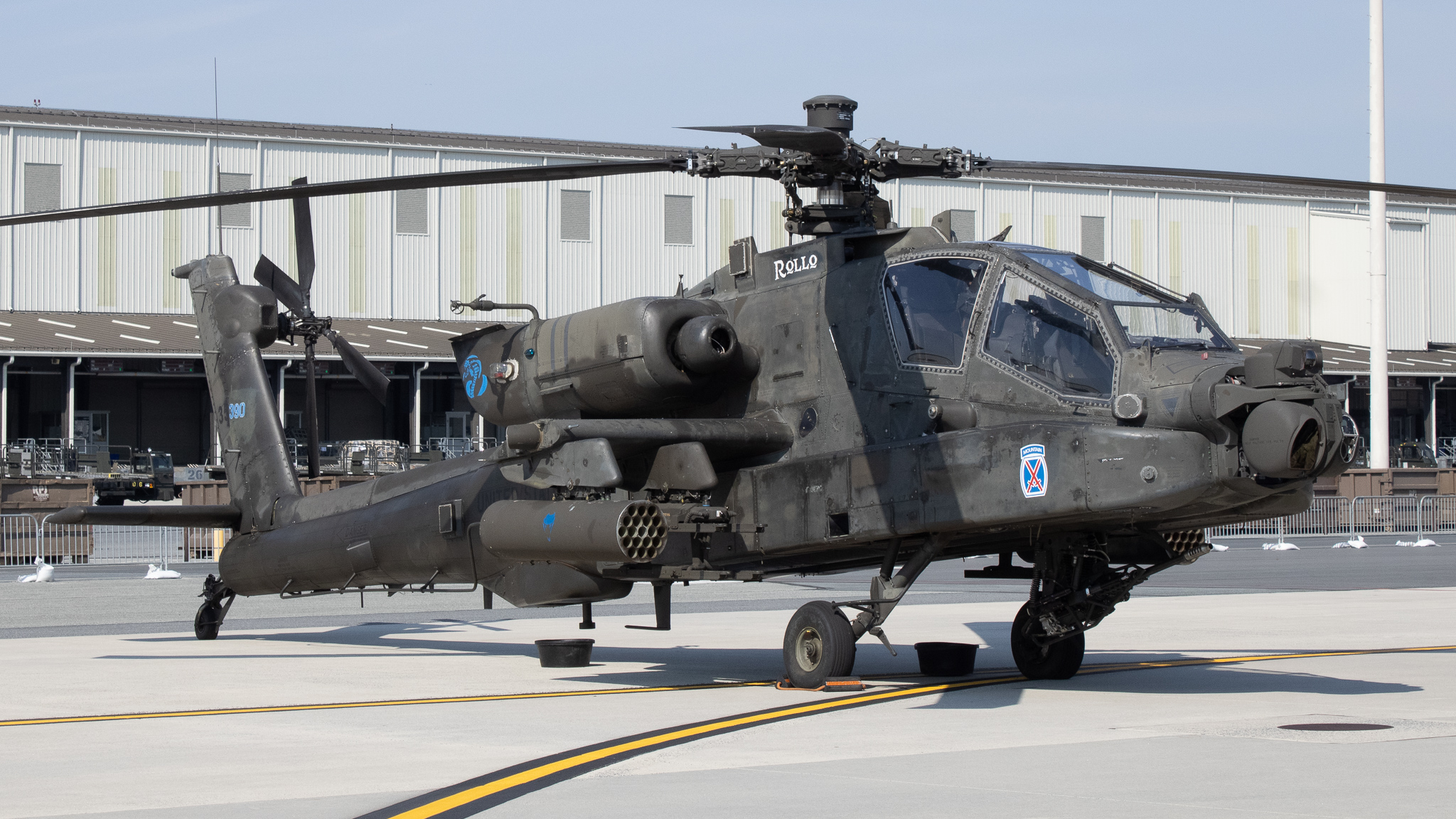 Full size: USA - United States Army Boeing AH-64D Apache 03-05390 at Dover Air Force Base