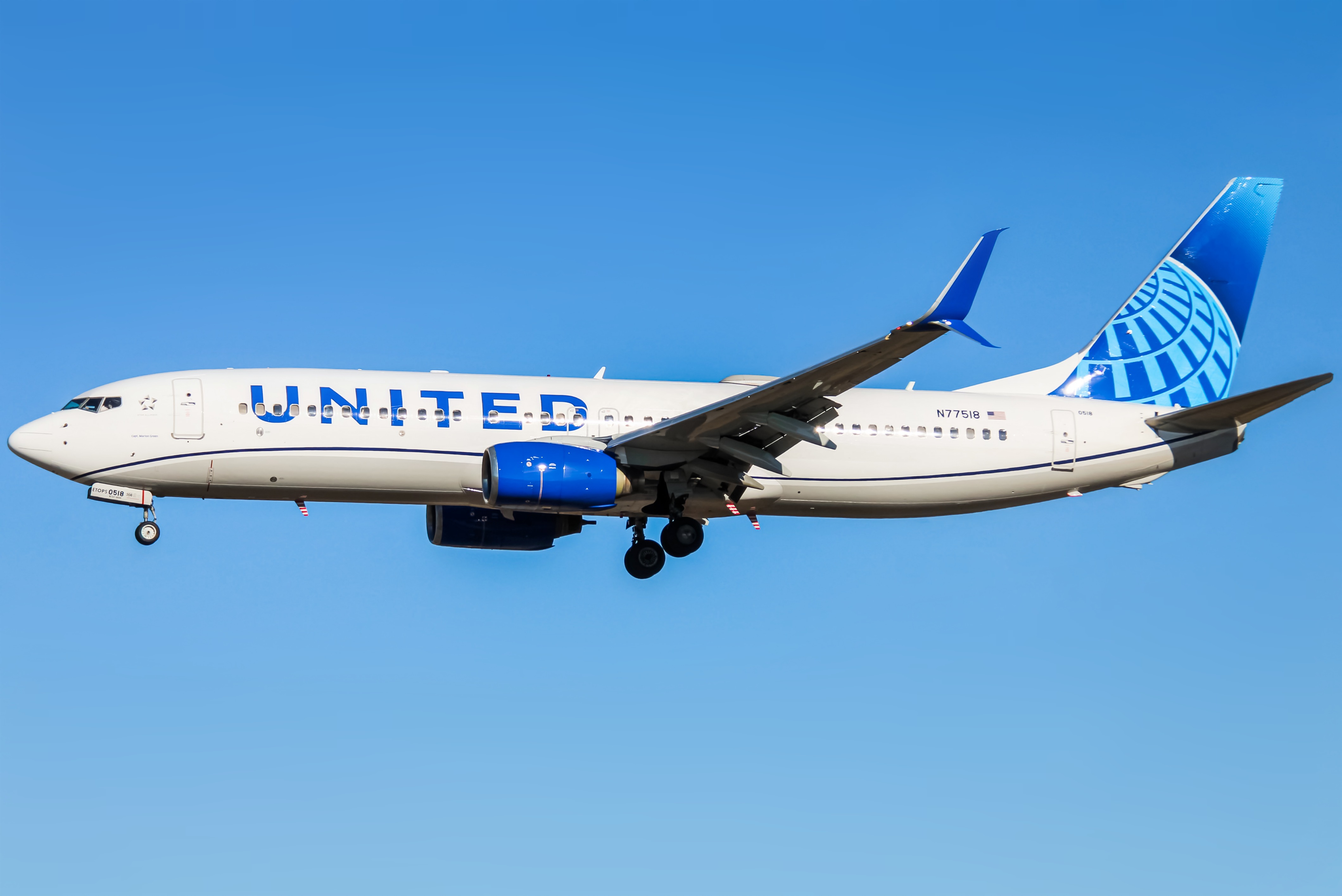 Full size: United Airlines Boeing 737-800 N77518 at Baltimore/Washington International Thurgood Marshall Airport