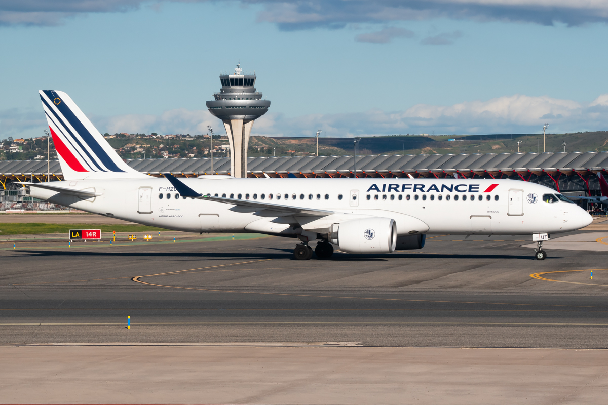Full size: Air France Airbus A220-300 F-HZUT at Madrid Barajas Airport