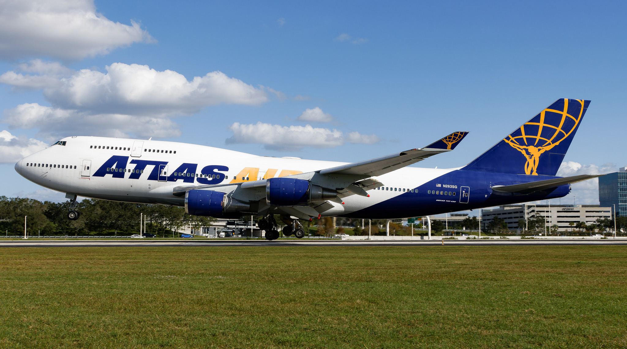 Full size: Atlas Air Boeing 747-400 N263SG at Tampa International Airport