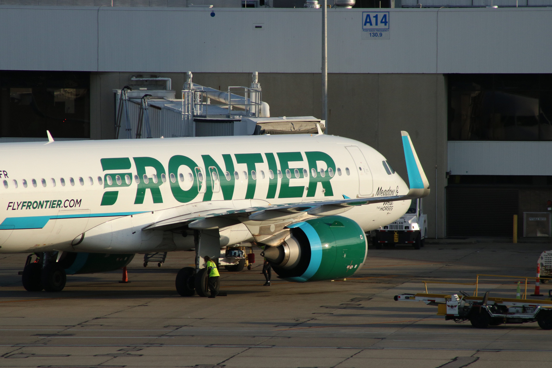 Full size: Frontier Airlines Airbus A320NEO N343FR at Cincinnati/Northern Kentucky International Airport