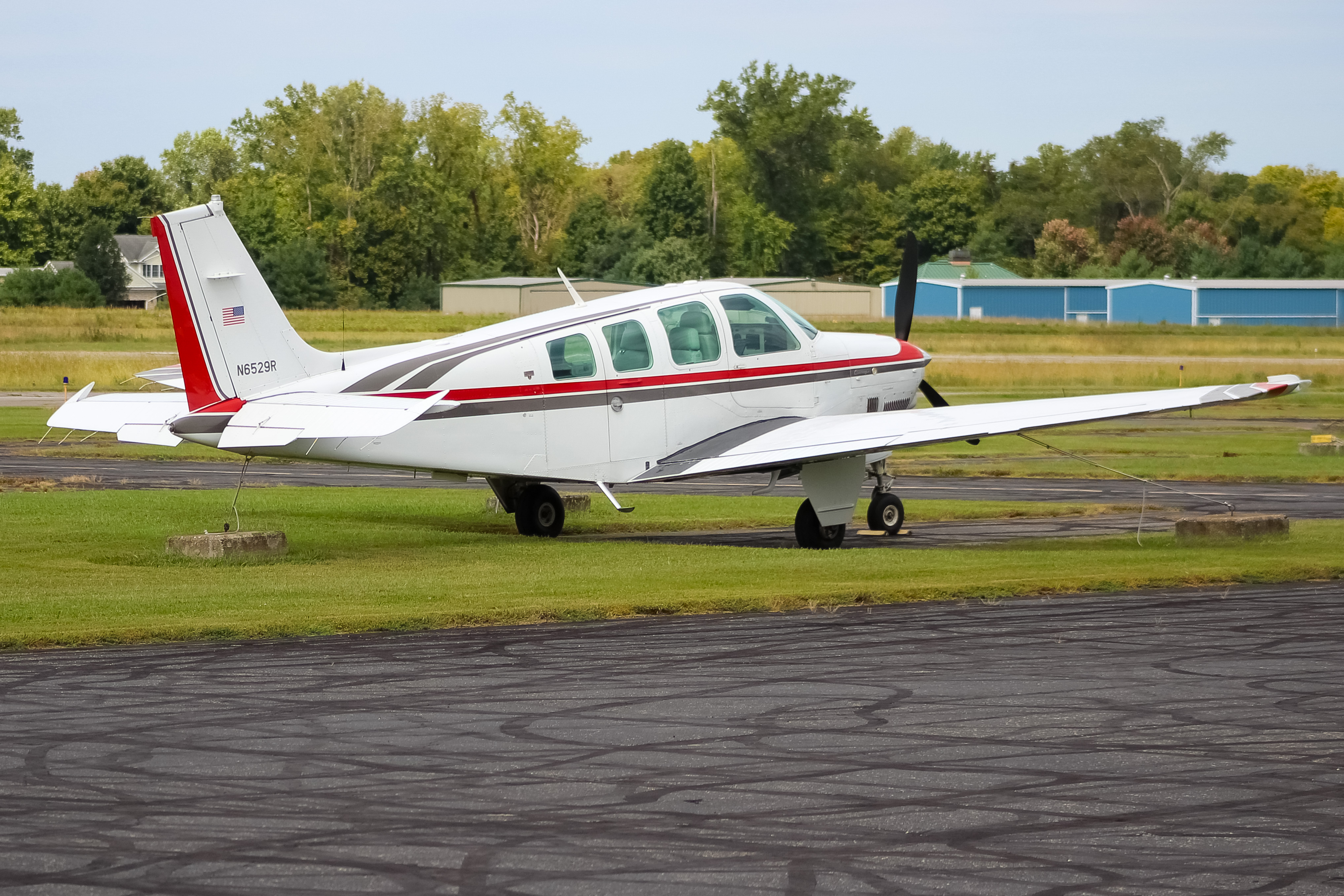 Full size: PRIVATE  Beechcraft Bonanza B36 N6529R at Clermont County Airport