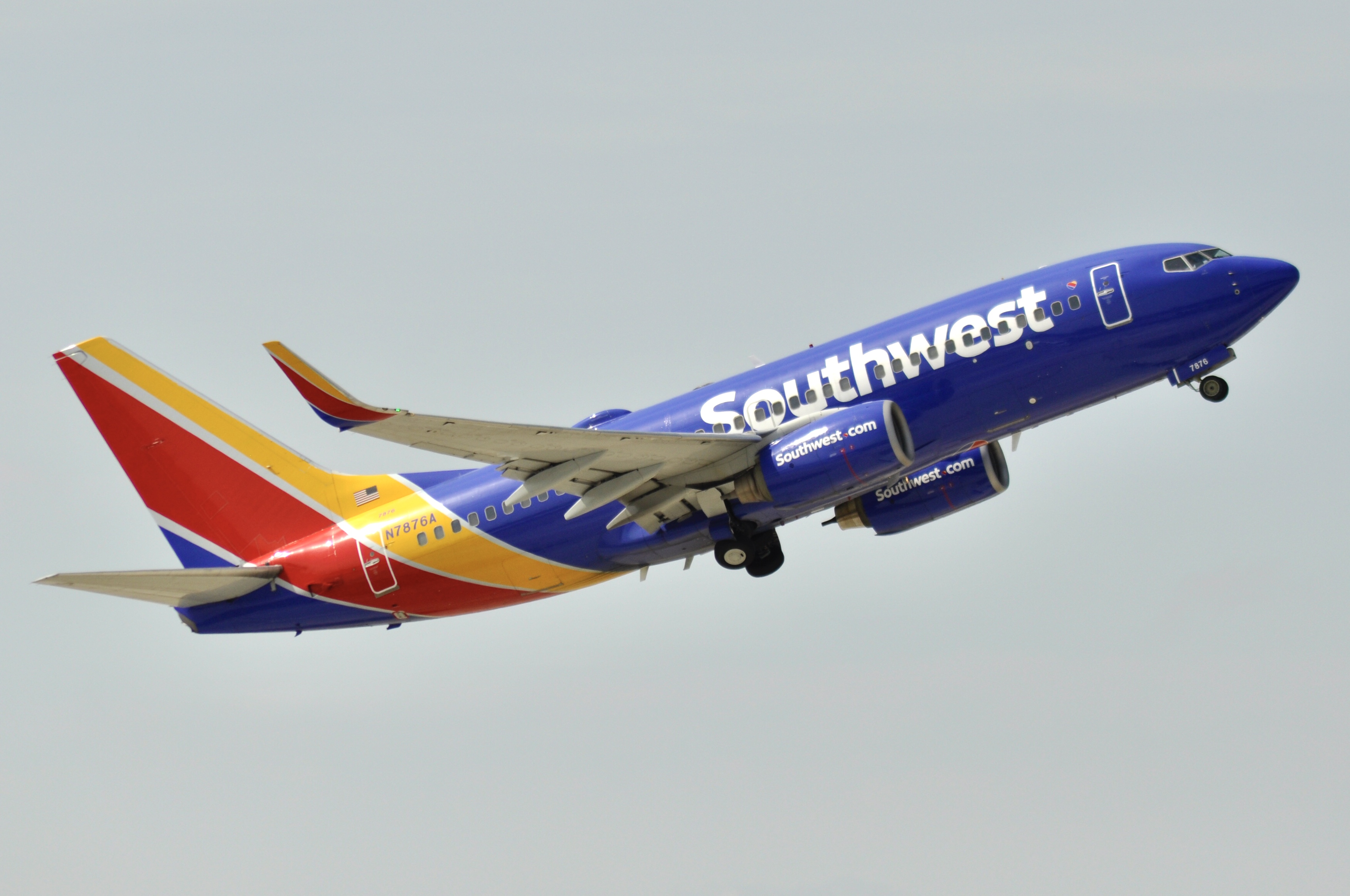 Full size: Southwest Airlines Boeing 737-700 N7876A at Chicago Midway International Airport